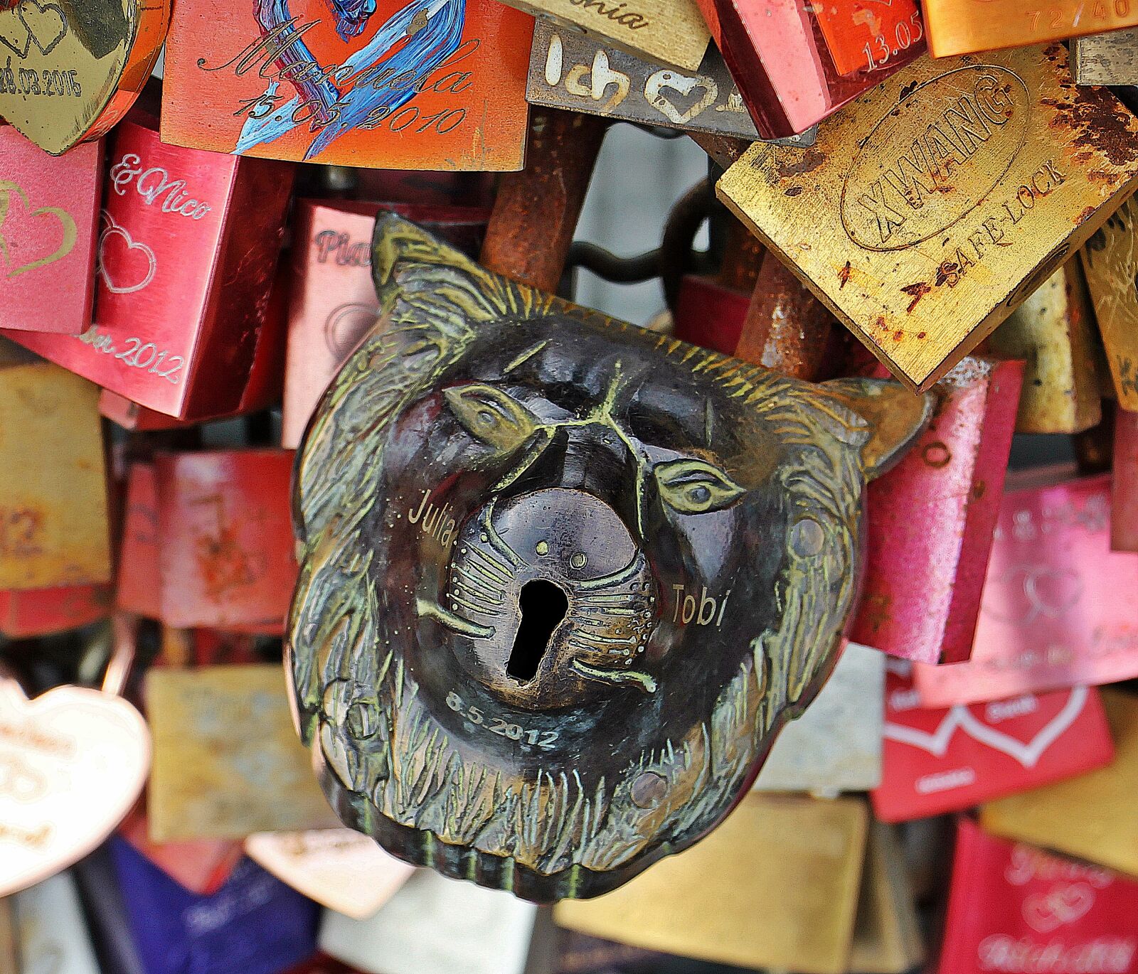 Canon EOS 550D (EOS Rebel T2i / EOS Kiss X4) sample photo. Love locks, love, cologne photography