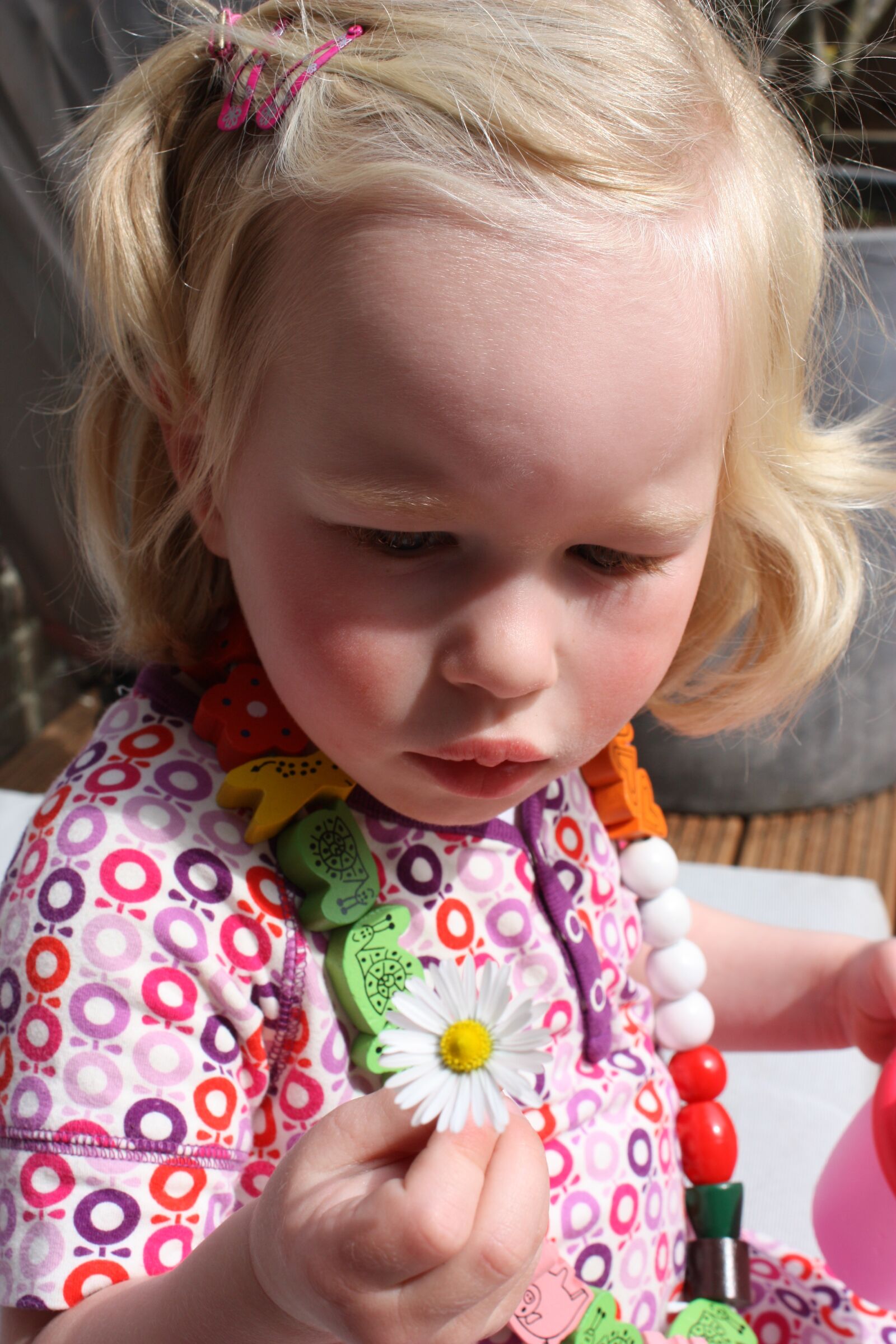 Canon EOS 450D (EOS Rebel XSi / EOS Kiss X2) sample photo. Girl, flower, watch photography
