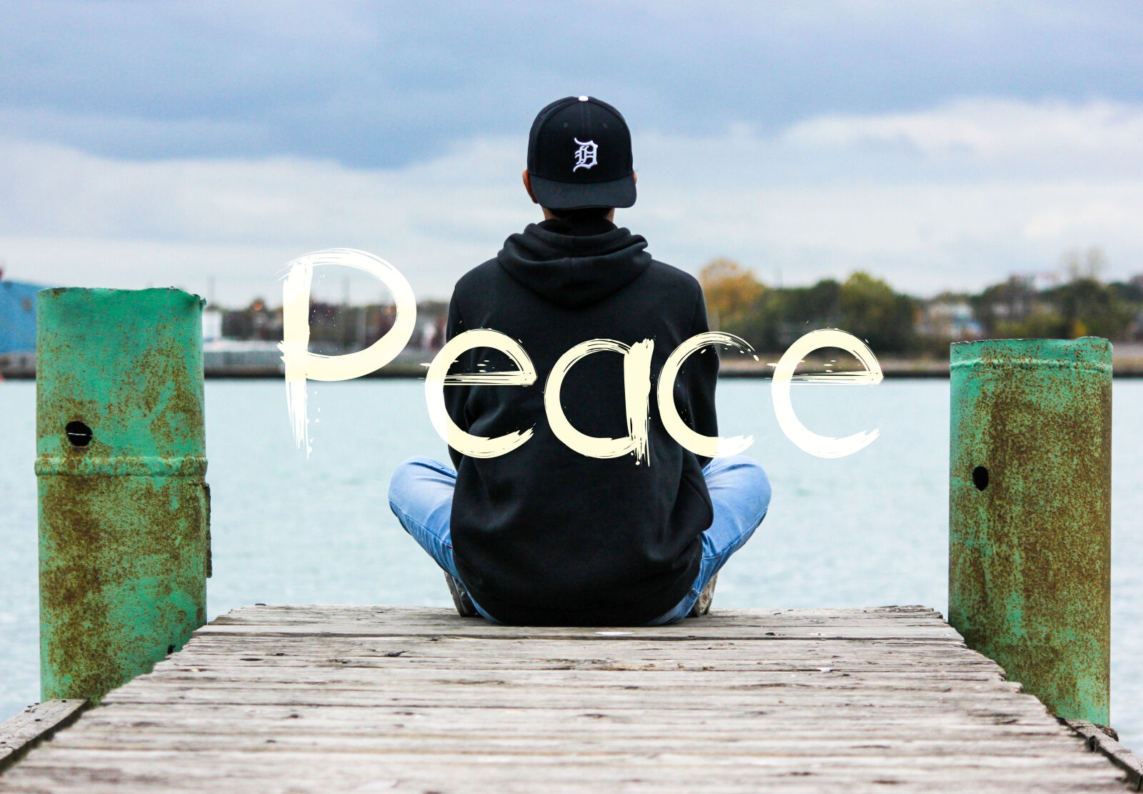 Canon EOS 600D (Rebel EOS T3i / EOS Kiss X5) sample photo. Boat, deck, boy, peace photography