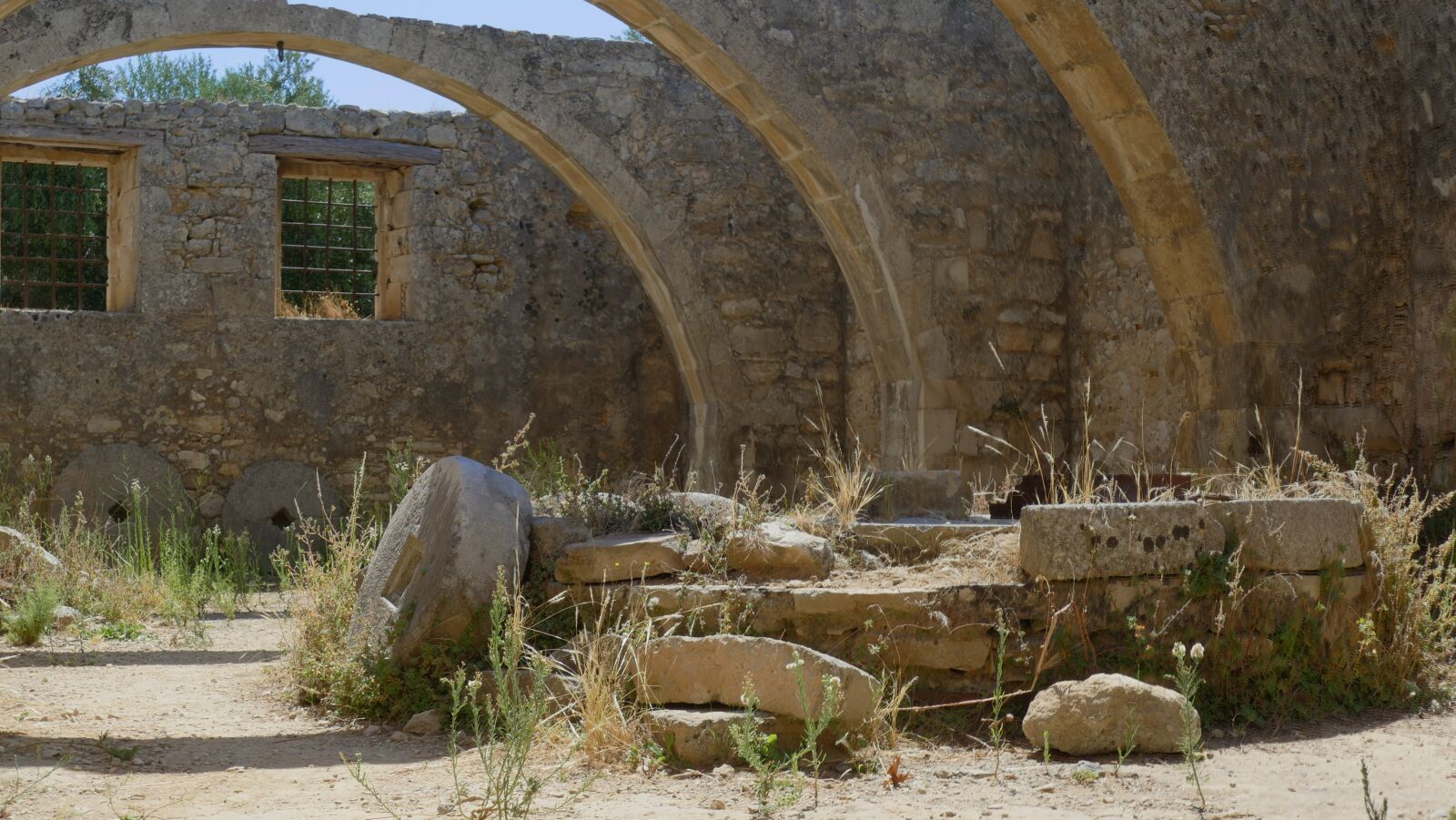 Panasonic Lumix DMC-FZ1000 sample photo. Monastery, crete, saint georges photography