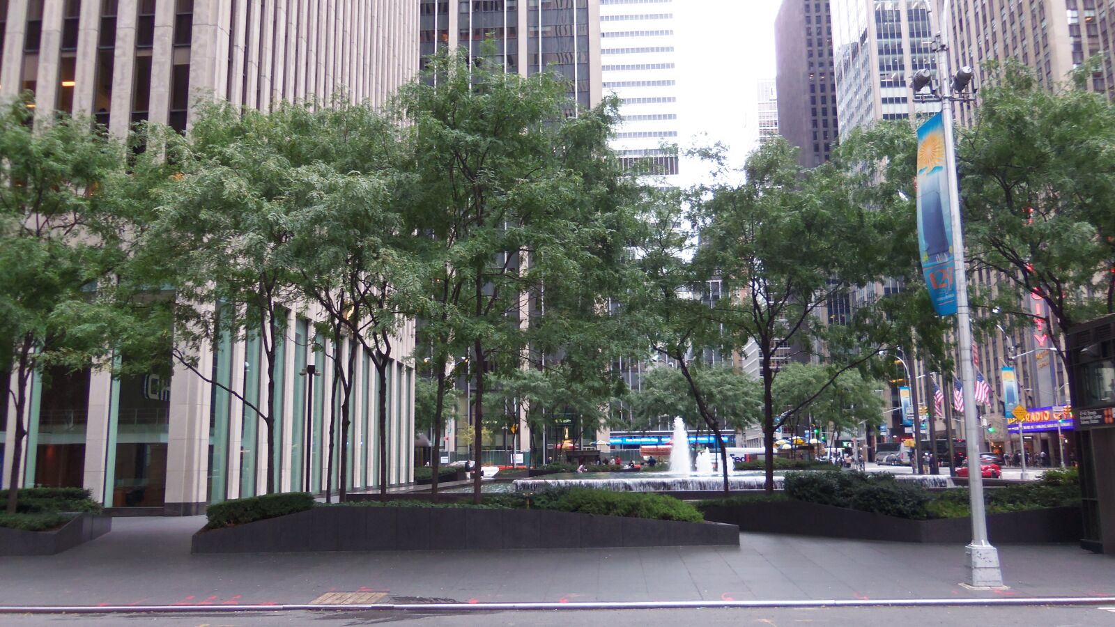 Kodak EASYSHARE TOUCH CAMERA, M5370 sample photo. Avenue, of, the, americas photography