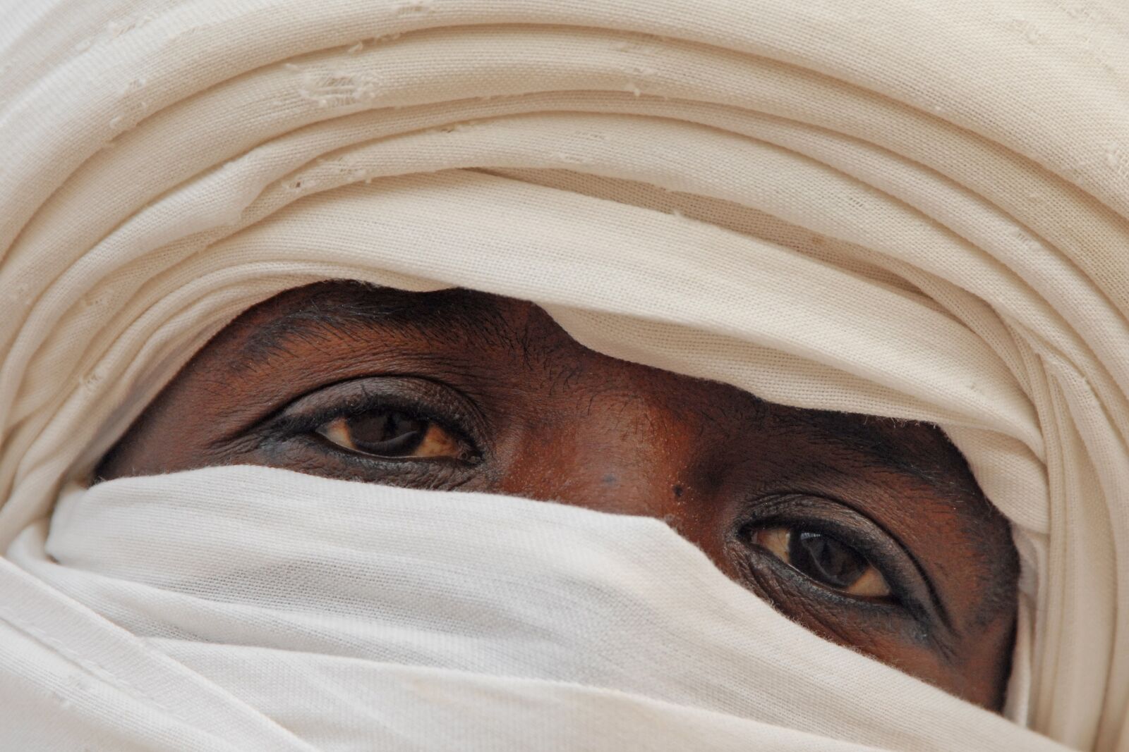Nikon D200 sample photo. Tunisia, bedouin, turban photography