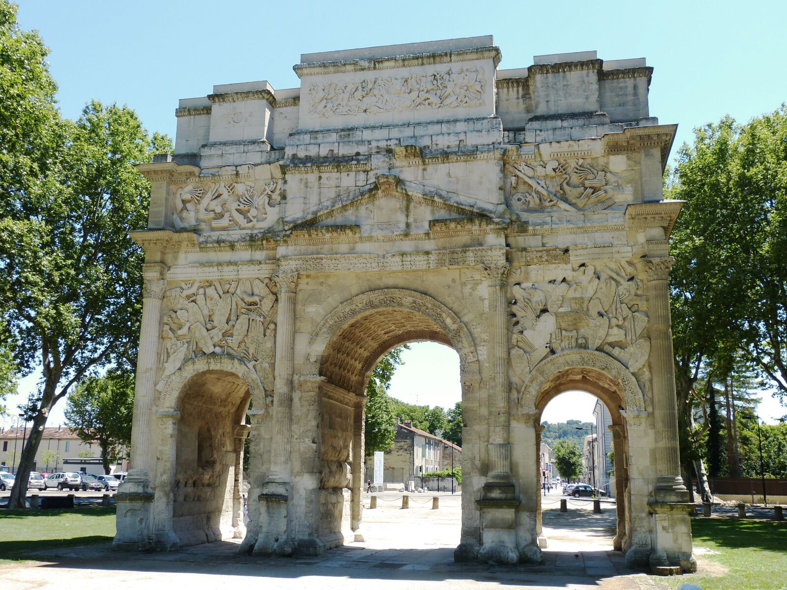 Panasonic Lumix DMC-FZ150 sample photo. Arch, portal, arc de photography