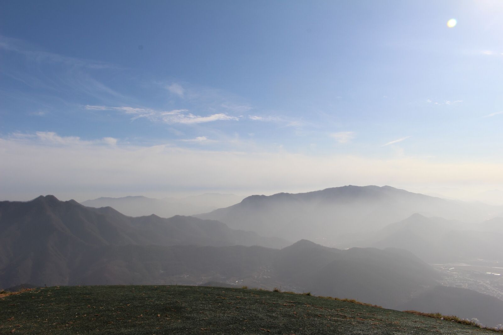 Canon EOS 100D (EOS Rebel SL1 / EOS Kiss X7) sample photo. Mountain, fog, landscape photography