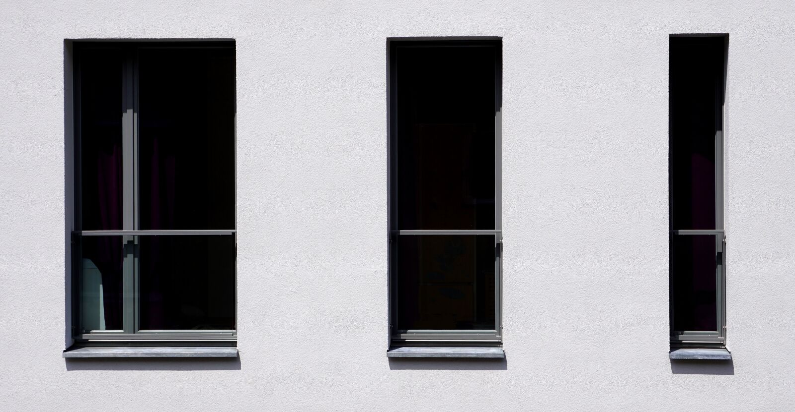 Sony E 55-210mm F4.5-6.3 OSS sample photo. Window, house, architecture photography
