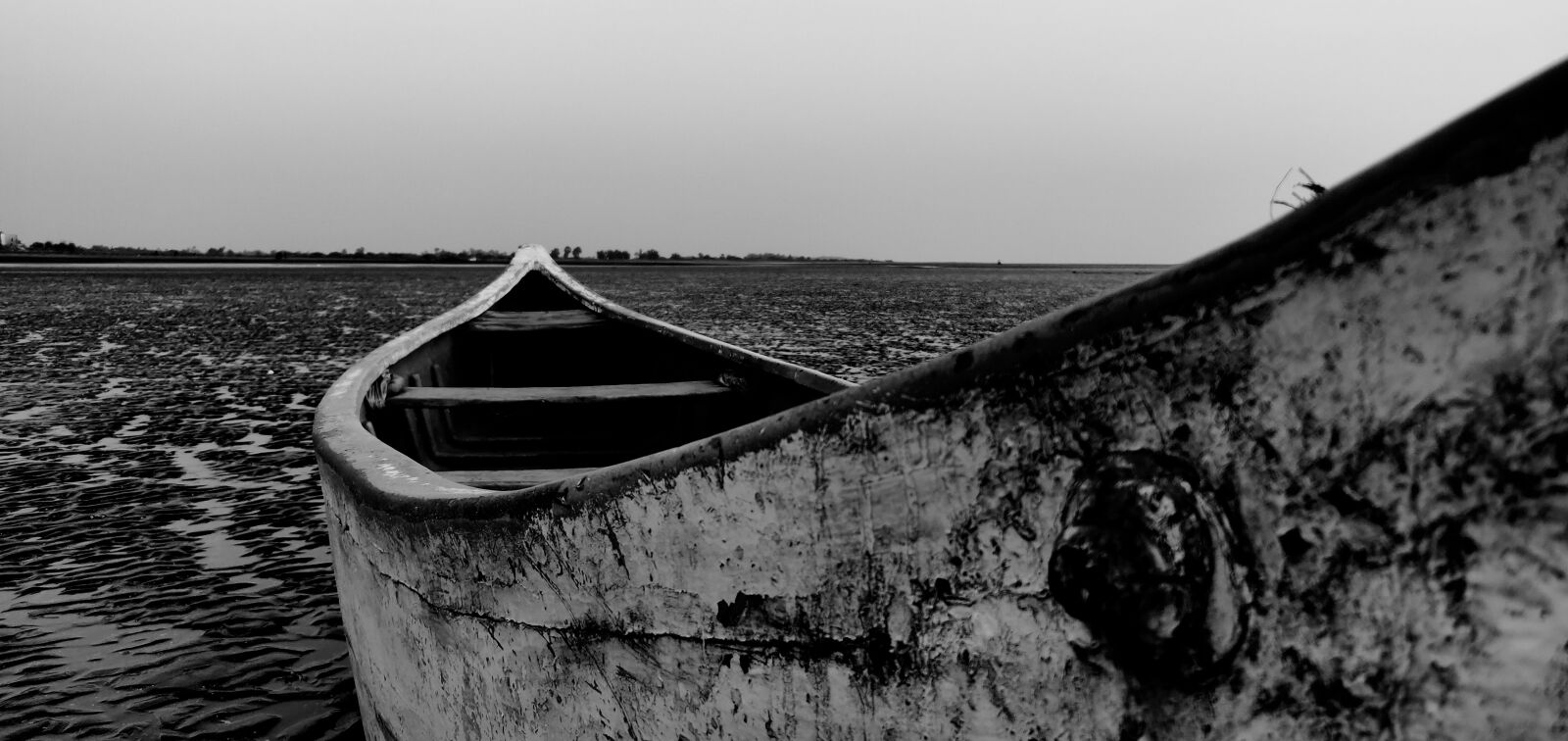 OnePlus A6000 sample photo. Beach, boat, blackandwhite photography
