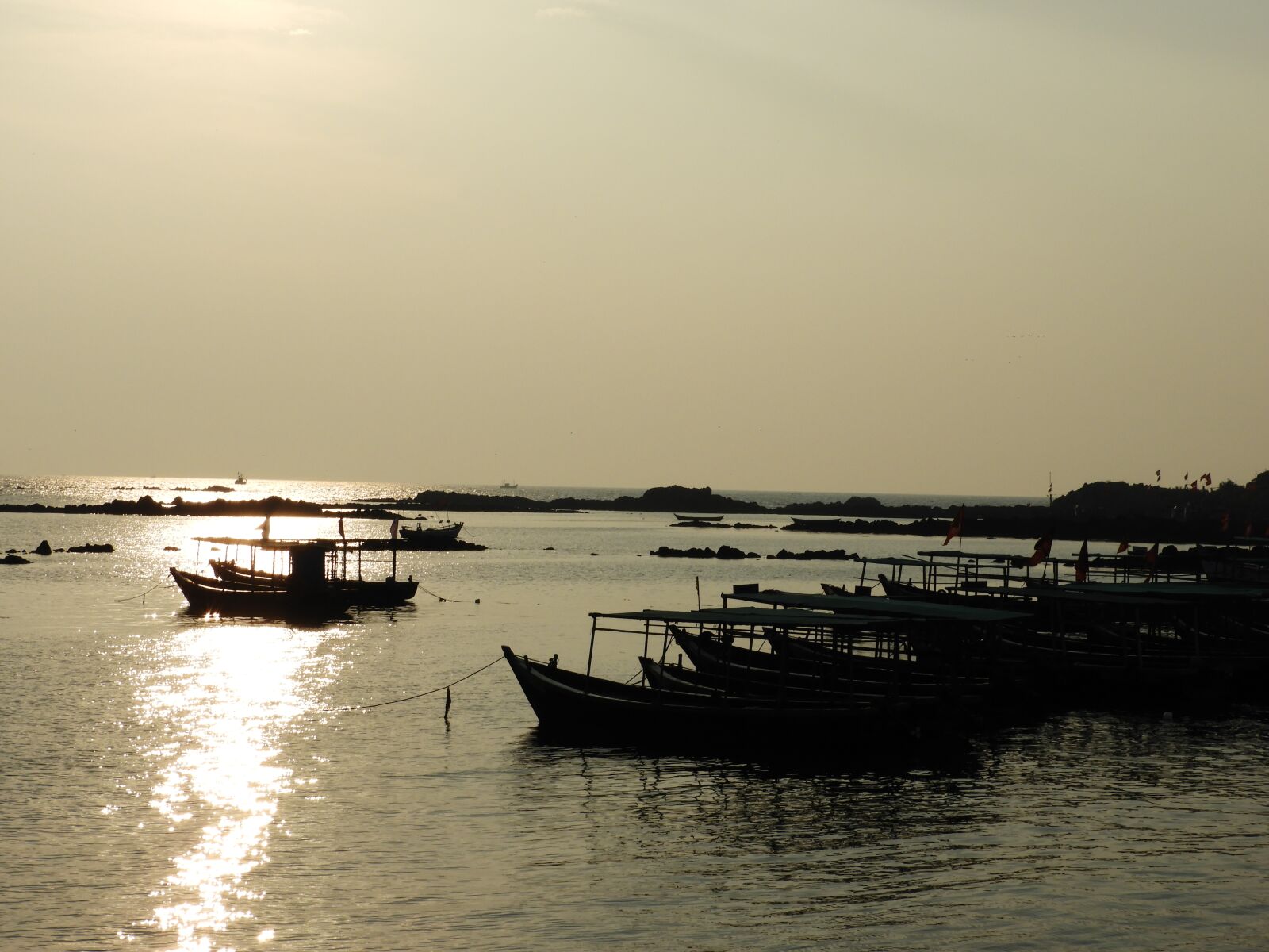 Nikon Coolpix B700 sample photo. Shore, sea, sunset photography