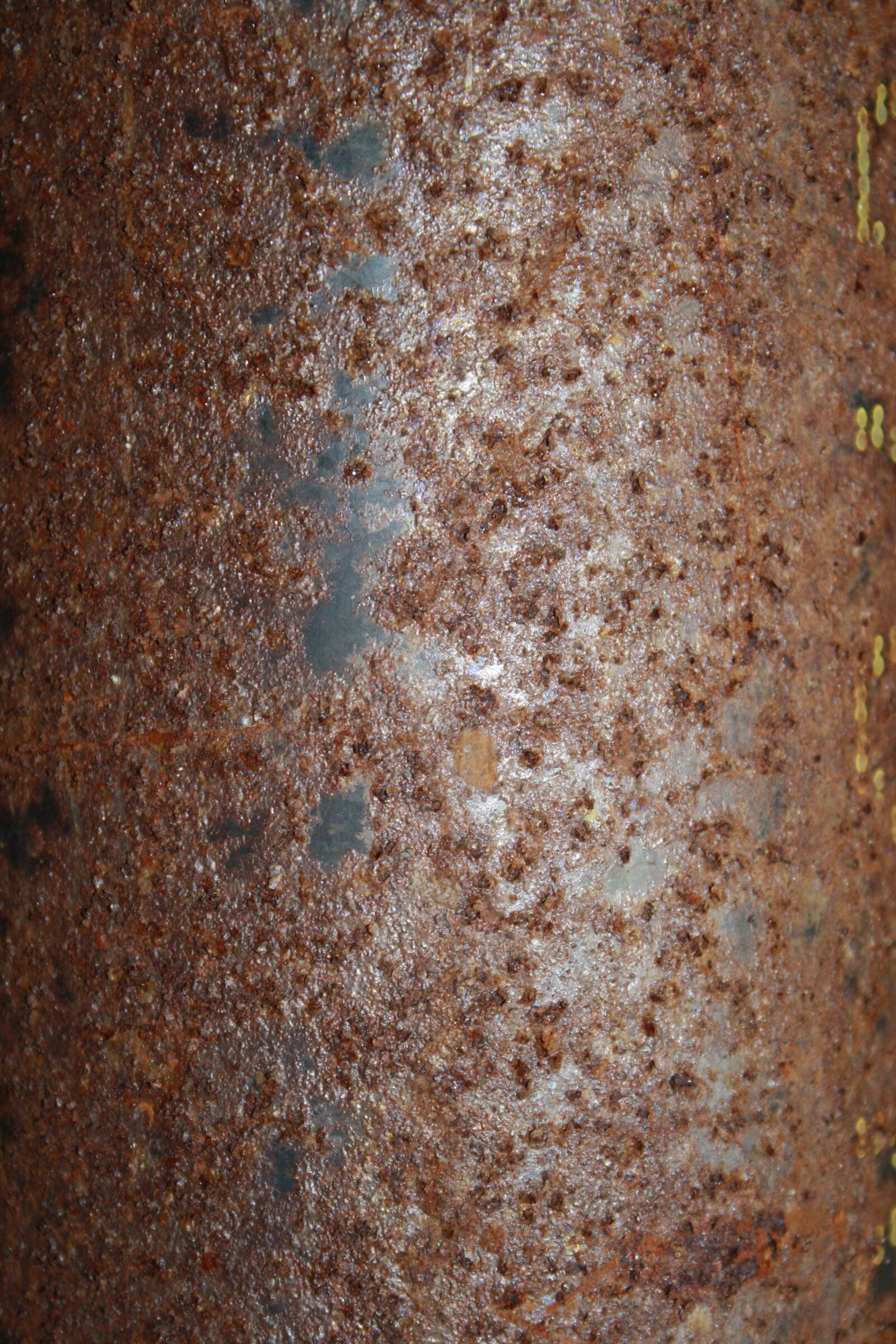 Canon EOS 1000D (EOS Digital Rebel XS / EOS Kiss F) sample photo. Rust, texture, weathered photography