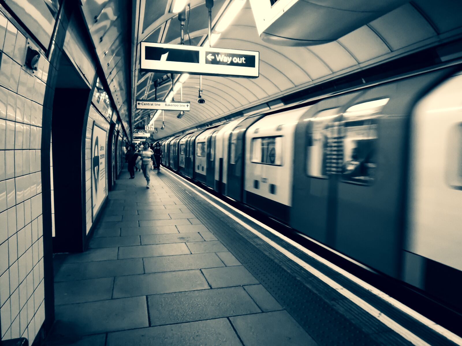 Nikon COOLPIX L340 sample photo. Underground, station, travel photography