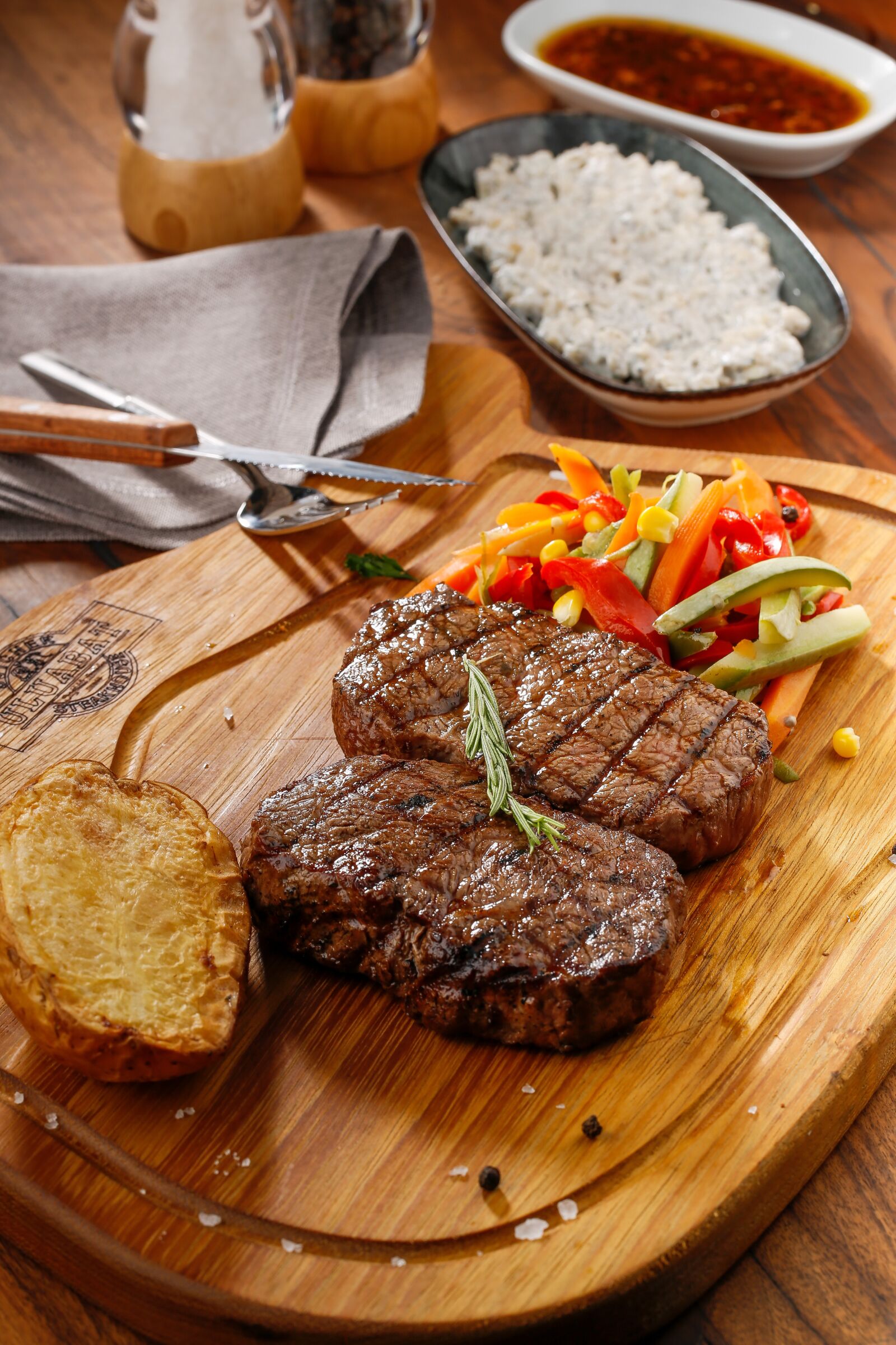 Canon EF 100mm F2.8L Macro IS USM sample photo. Food, steak, meat photography