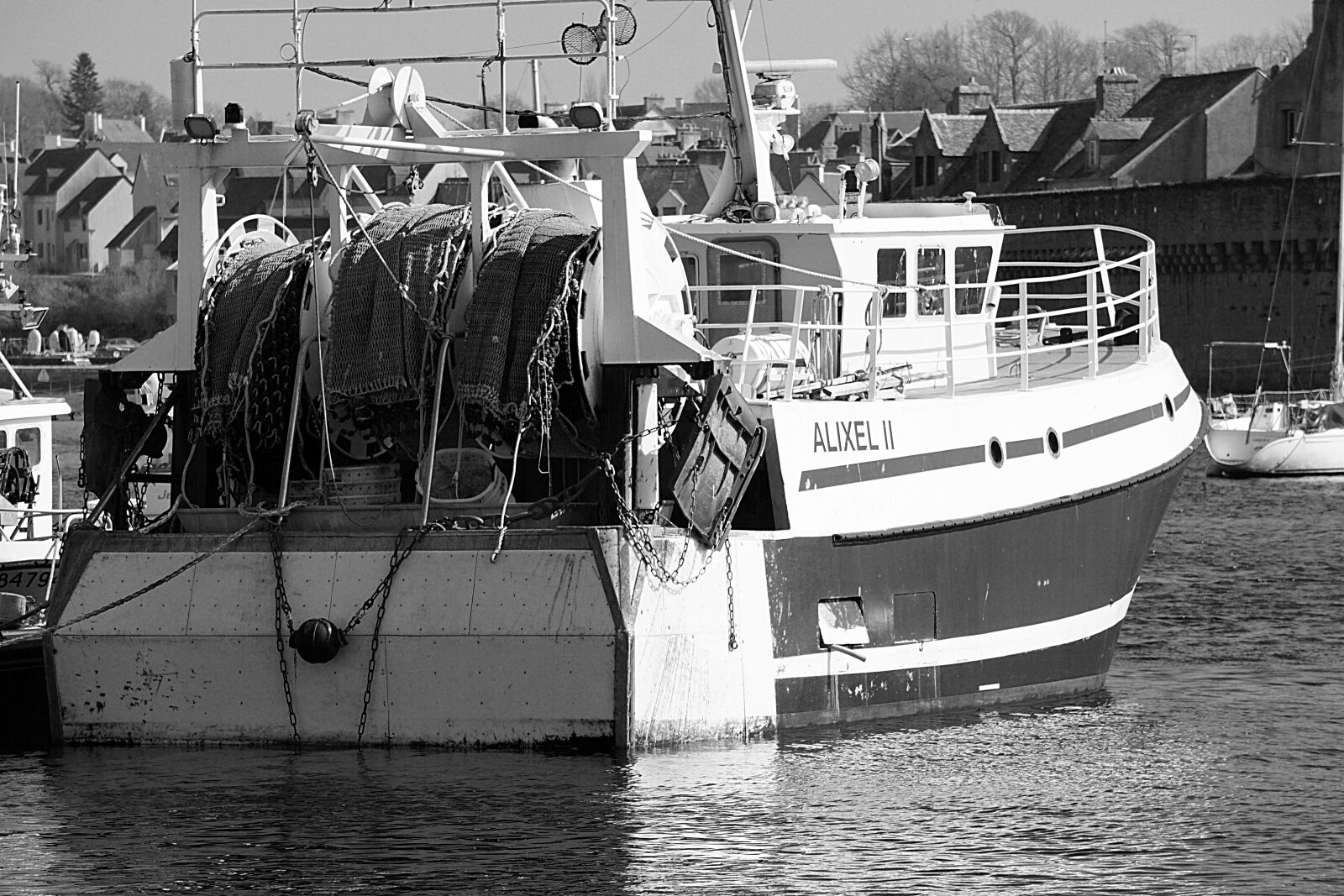 Sony a6000 sample photo. Bateau, chalutier, filets, marine photography