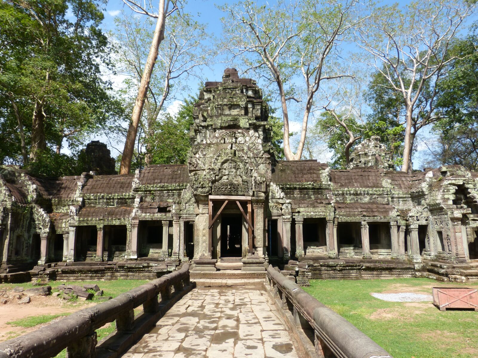 Panasonic DMC-FZ62 sample photo. Temple, cambodia, ankhor photography