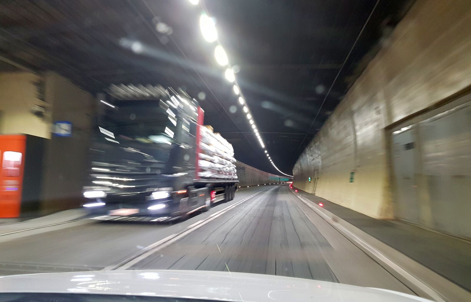 Samsung Galaxy S8 sample photo. Tunnel, trucks comes, speed photography