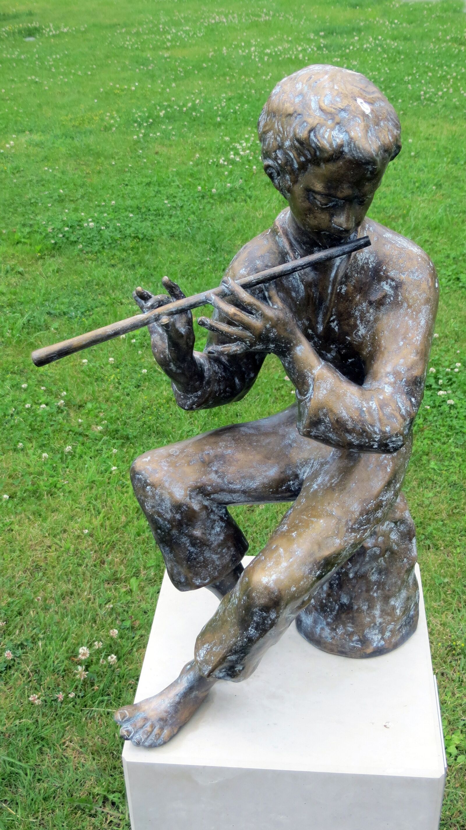 Canon PowerShot SX240 HS sample photo. Sculpture, music, players photography