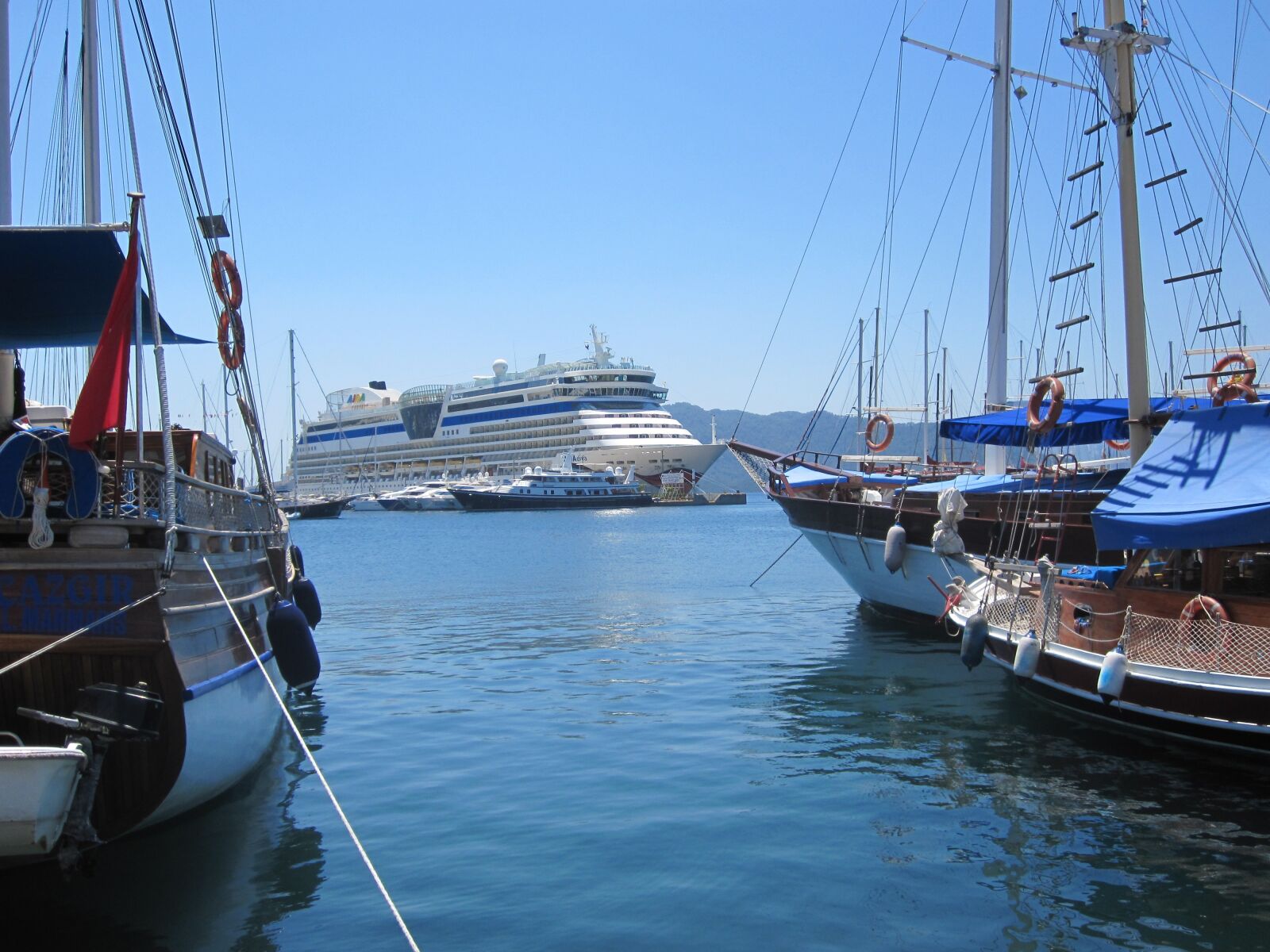 Canon PowerShot SD780 IS (Digital IXUS 100 IS / IXY Digital 210 IS) sample photo. Boats, port, ship photography