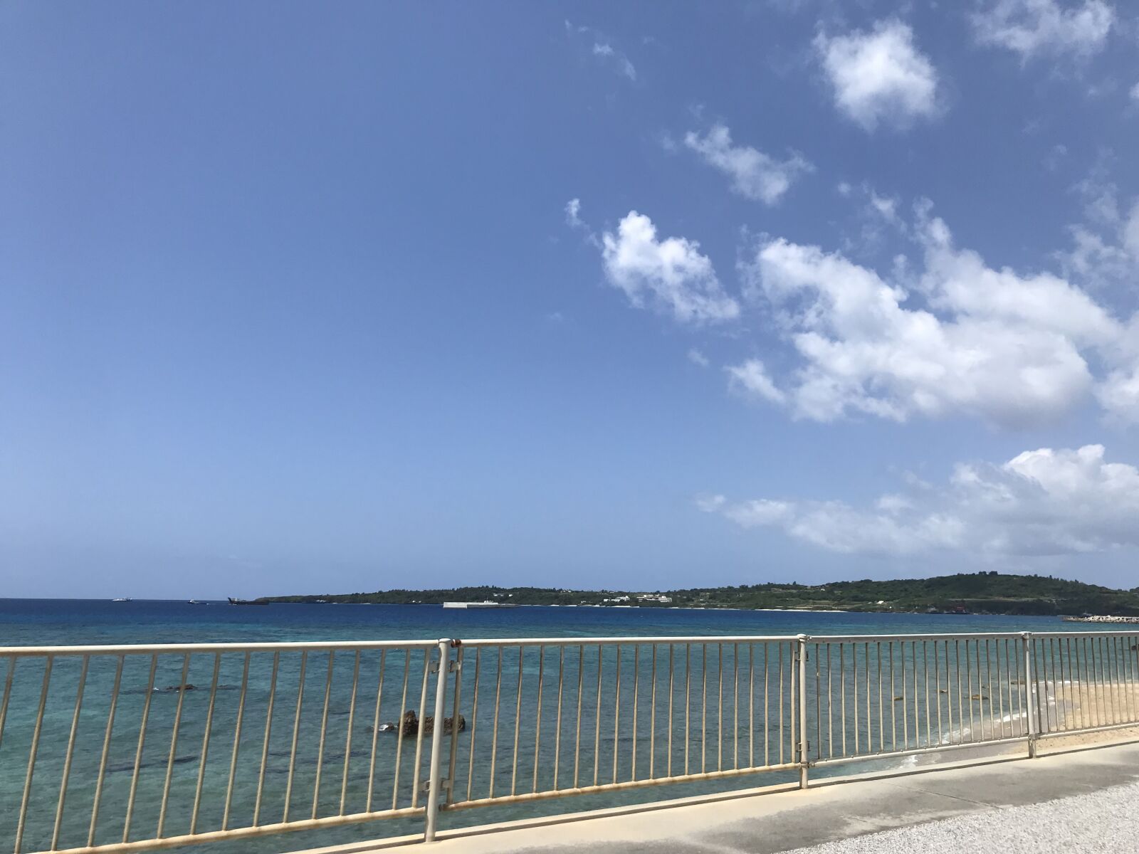 iPhone 7 back camera 3.99mm f/1.8 sample photo. Japan, tavel, sea photography