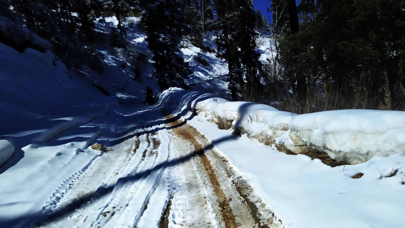 Xiaomi Redmi Note 7 sample photo. Mountains, hills, snowfall photography