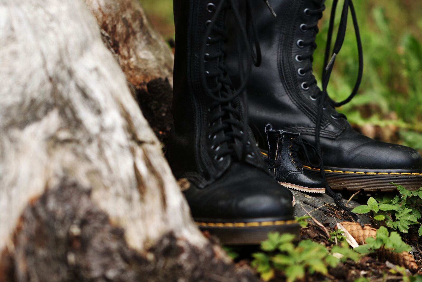 Canon EOS 7D Mark II sample photo. Boots, tiny, footwear photography