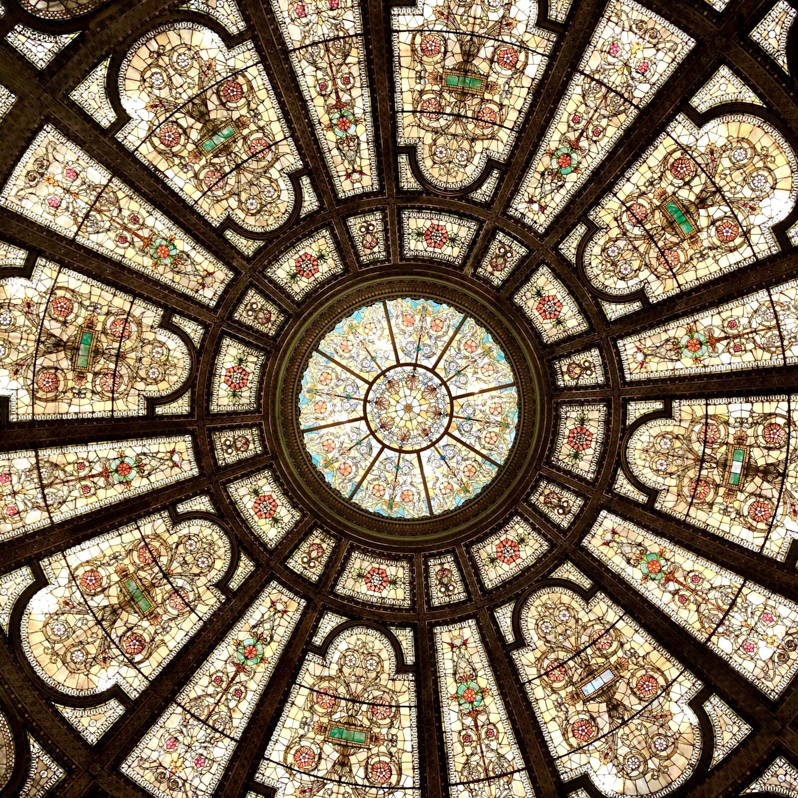 iPhone X back dual camera 4mm f/1.8 sample photo. Chicago, cultural center, stained photography