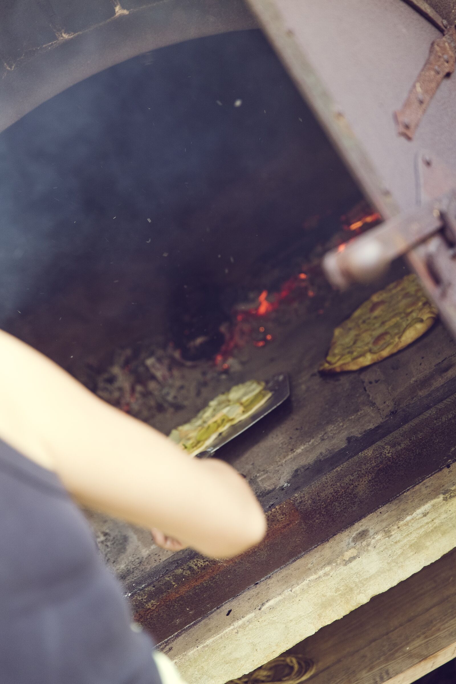 Canon EF 24-70mm F2.8L II USM sample photo. Pizza, oven, wood burning photography