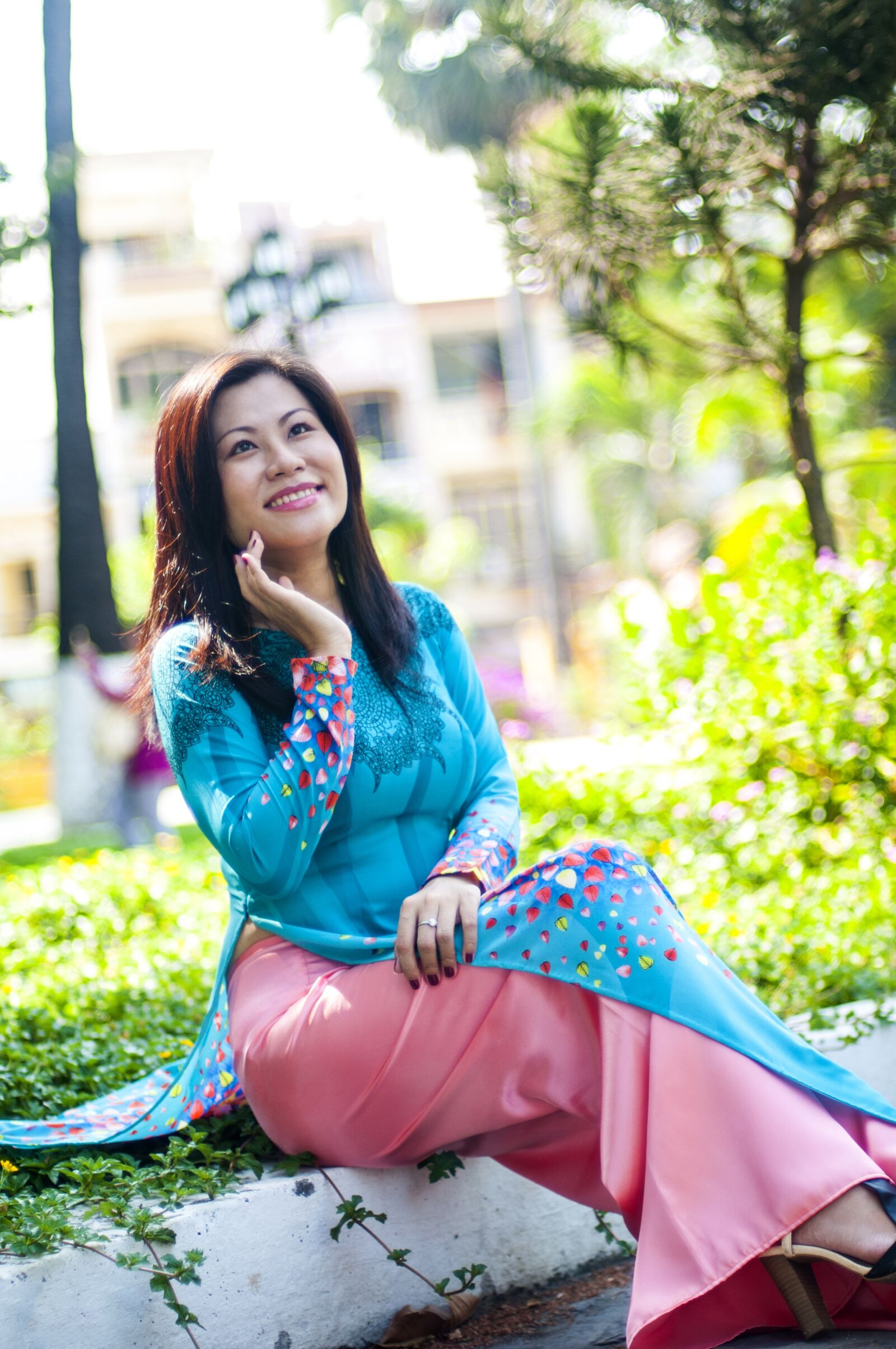 Nikon D300 sample photo. Girl, flower, shirt photography