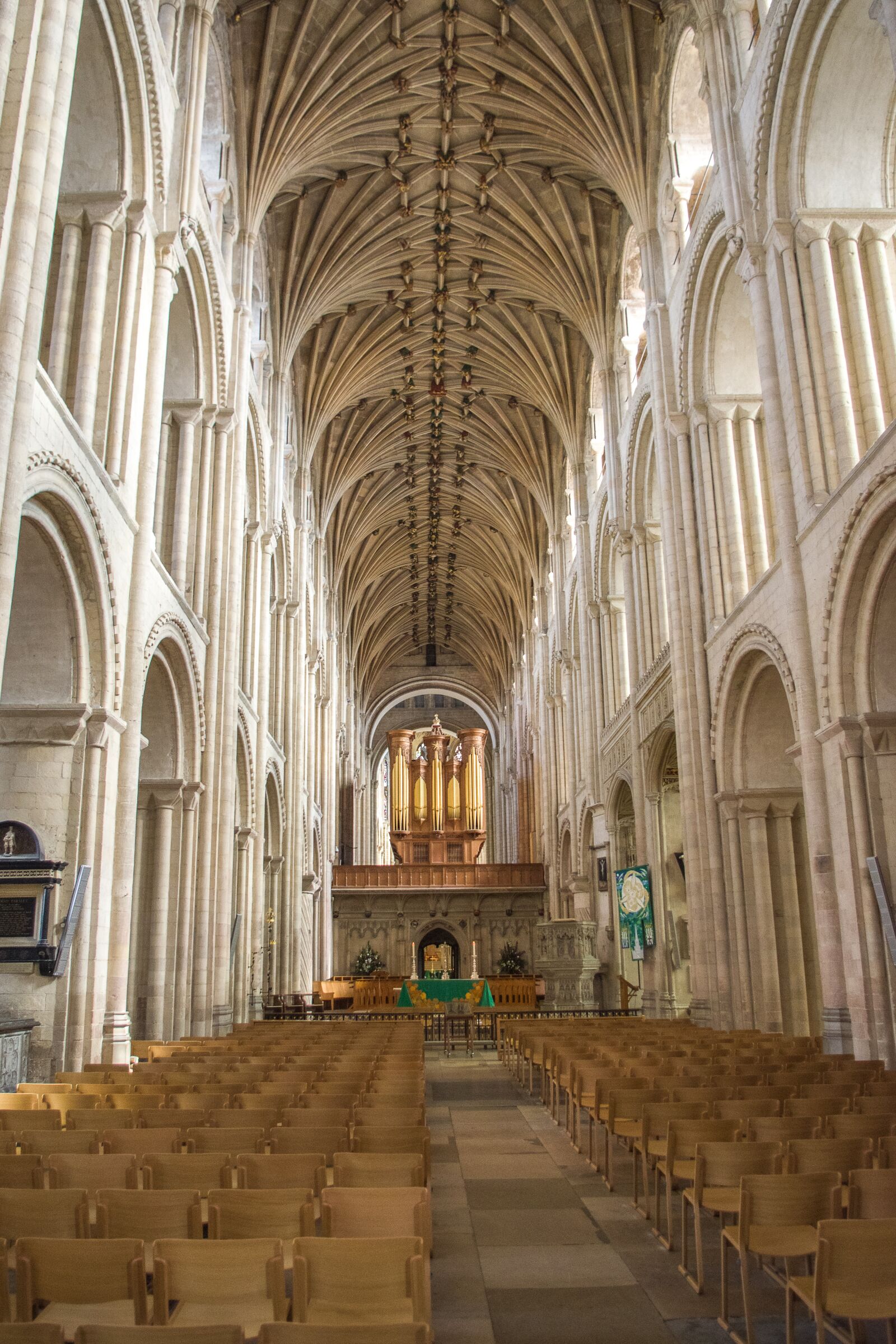 smc PENTAX-DA L 18-55mm F3.5-5.6 sample photo. Norwich, cathedral, nave photography