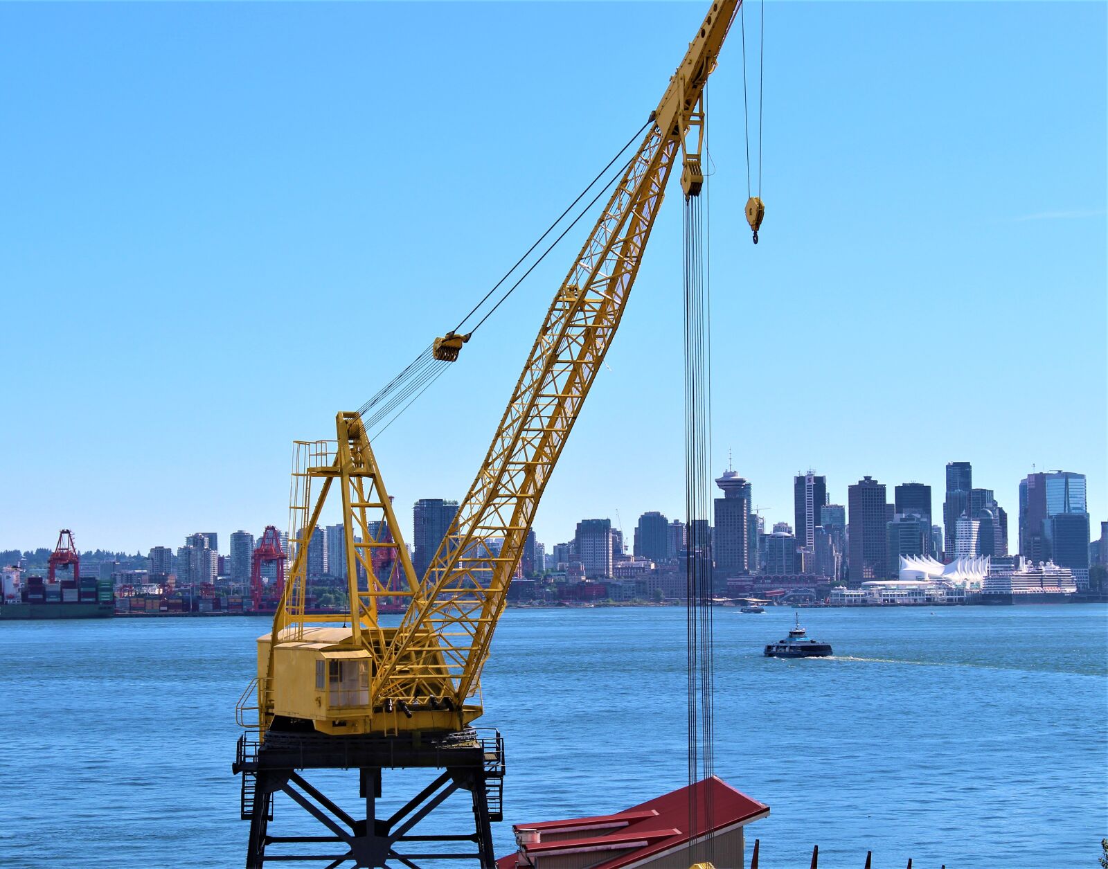 Canon EOS 1300D (EOS Rebel T6 / EOS Kiss X80) sample photo. Crane, cables, construction photography