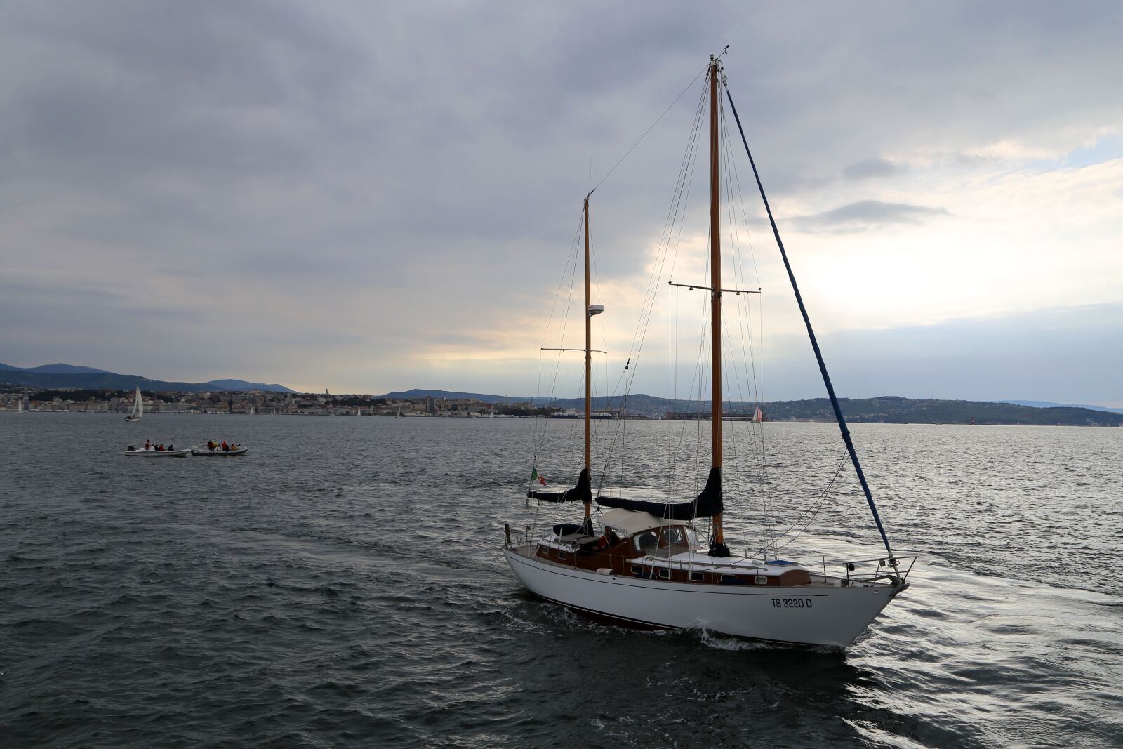 Canon EOS 6D + Canon EF 24-105mm F4L IS USM sample photo. Sailboats, sea, boats photography