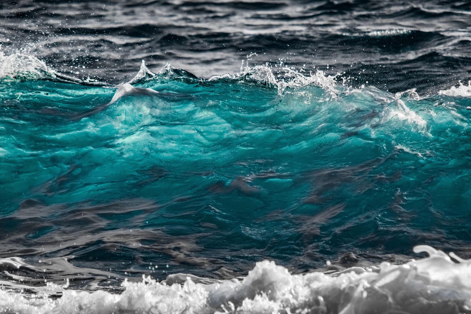 Nikon D3300 sample photo. Wave, spray, foam photography