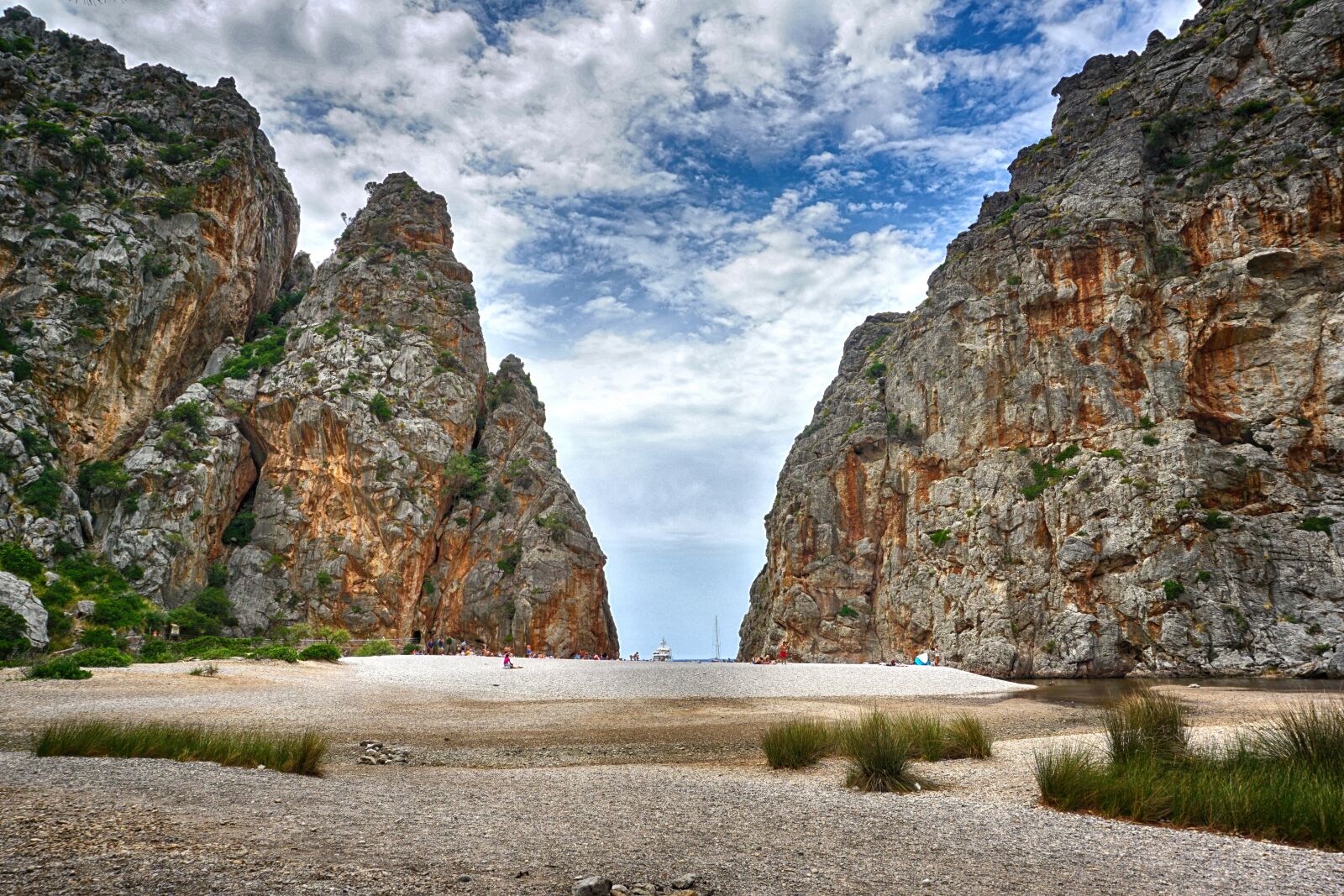 Sony a5100 sample photo. Mallorca, sea, rock photography