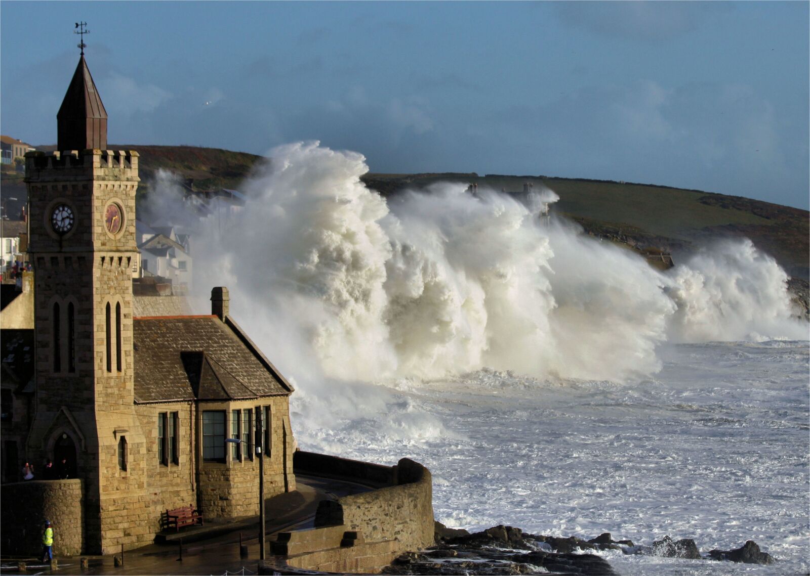 Canon EOS 500D (EOS Rebel T1i / EOS Kiss X3) sample photo. Storms, waves, sea photography