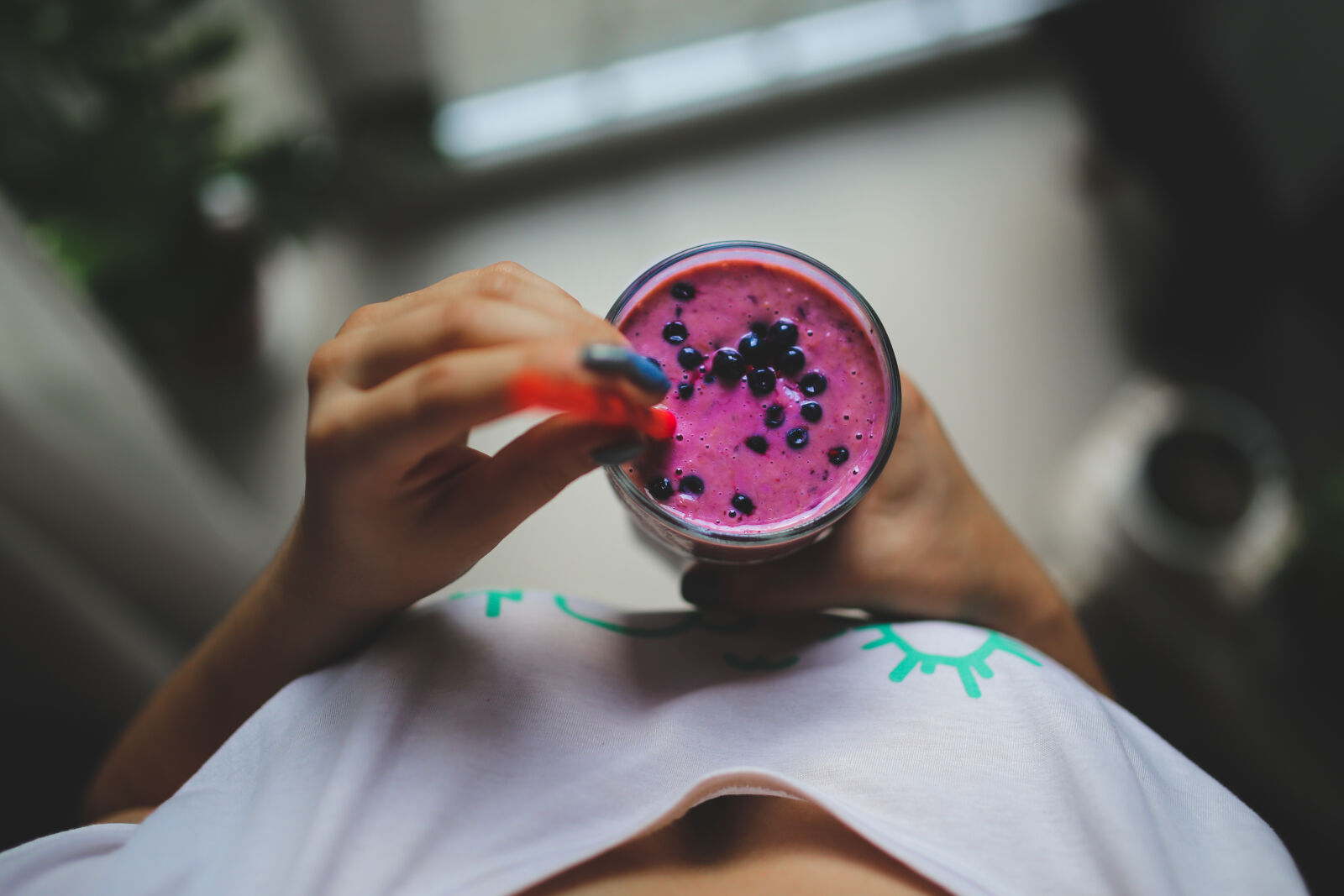 Canon EOS 6D + Sigma 35mm F1.4 DG HSM Art sample photo. Girl, holding, yoghurt photography