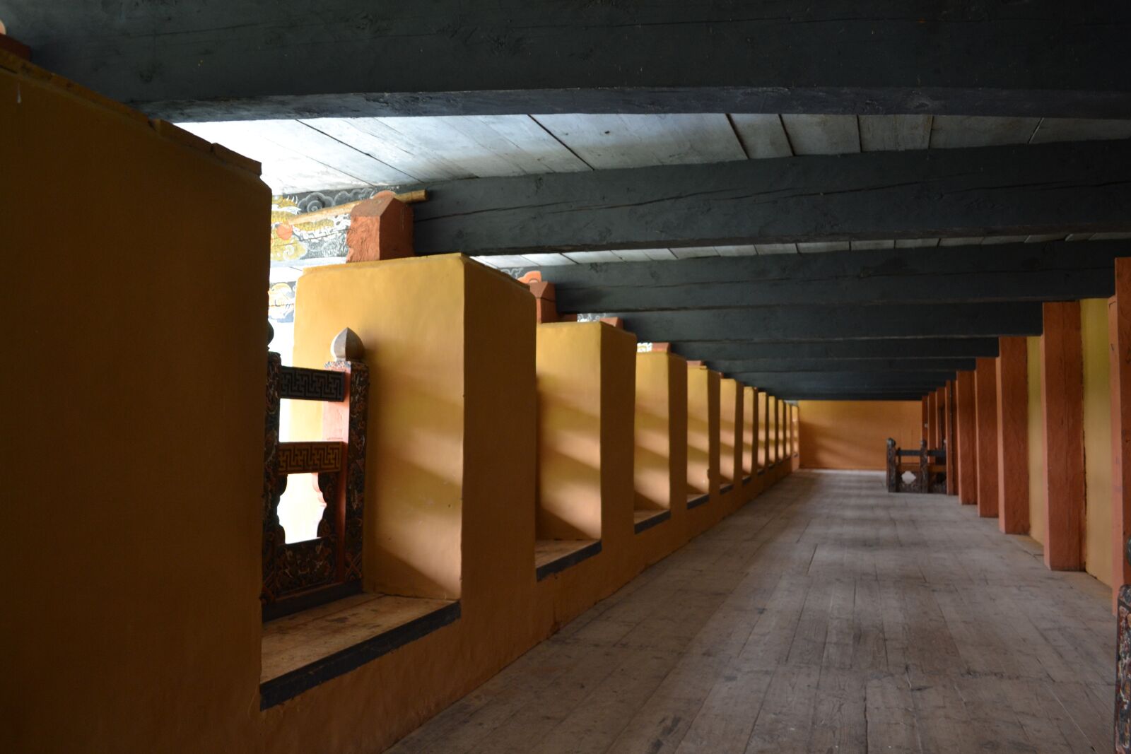 Nikon D3100 sample photo. Long, dark, passage photography
