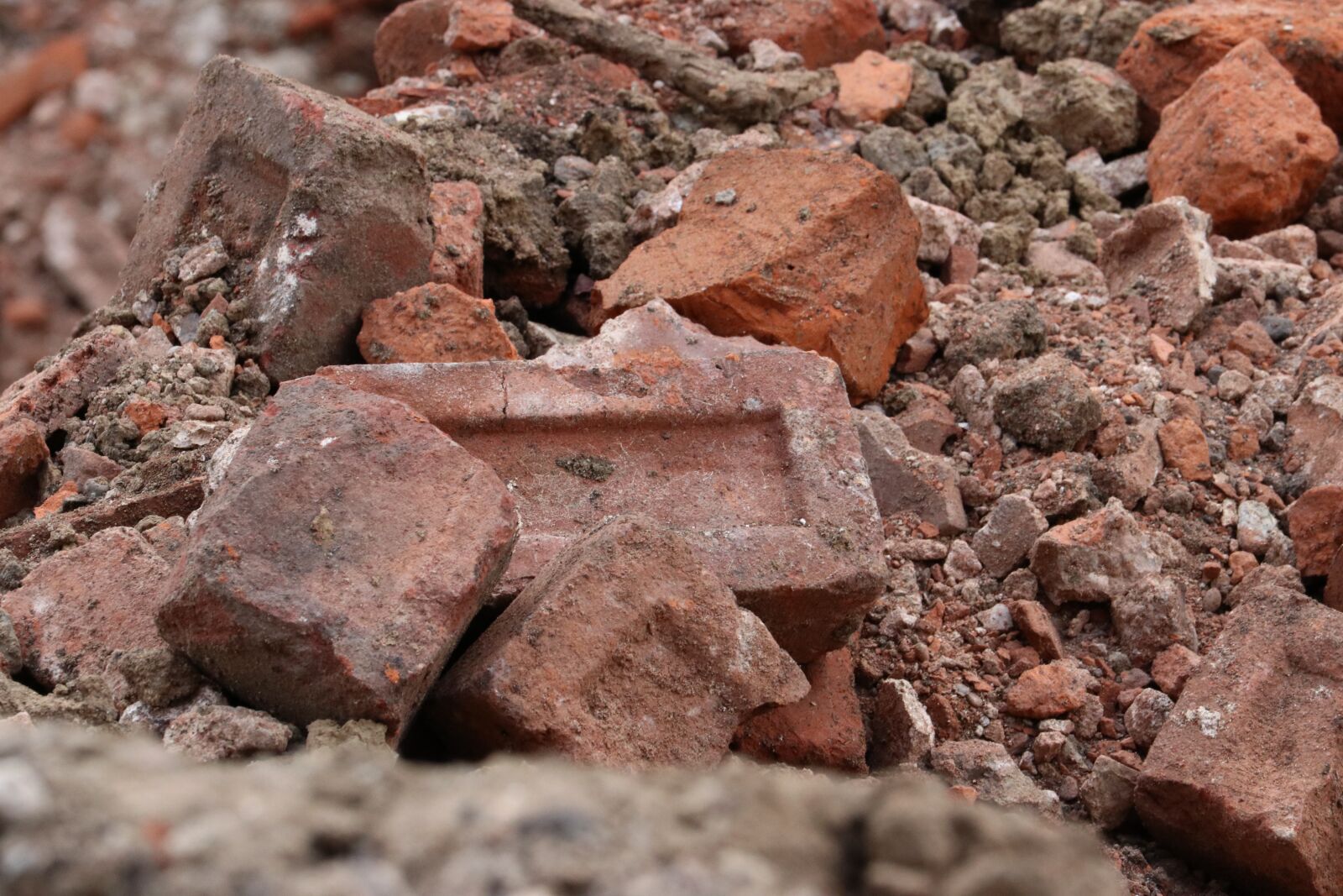 Canon EF-S 55-250mm F4-5.6 IS STM sample photo. Brick, construction, wall photography