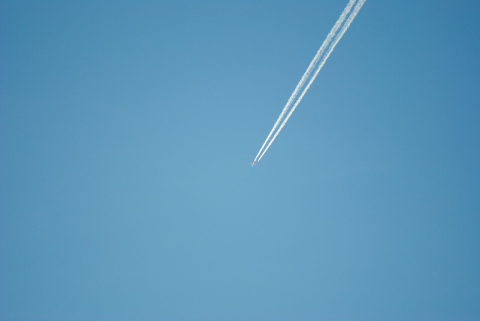 Nikon D3000 sample photo. Contrail, aircraft, sky photography
