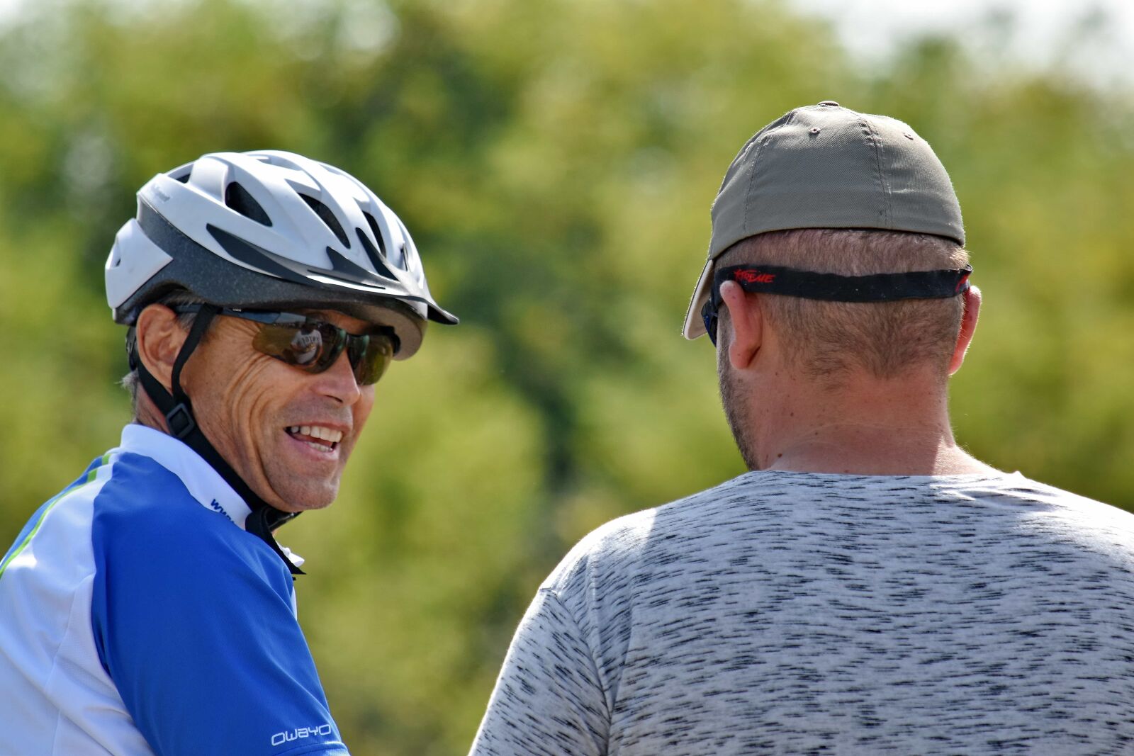 Nikon D5500 sample photo. Bicycling, competition, conversation, cyclist photography