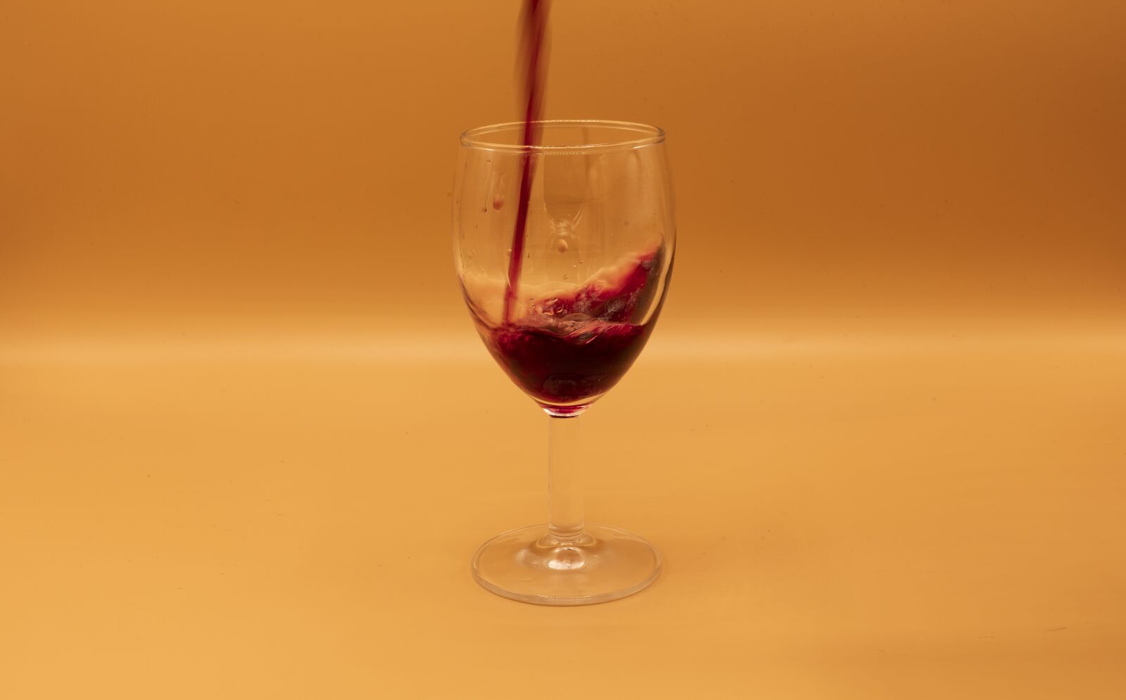 Canon EF 24-105mm F4L IS II USM sample photo. Wine, goblet, products photography