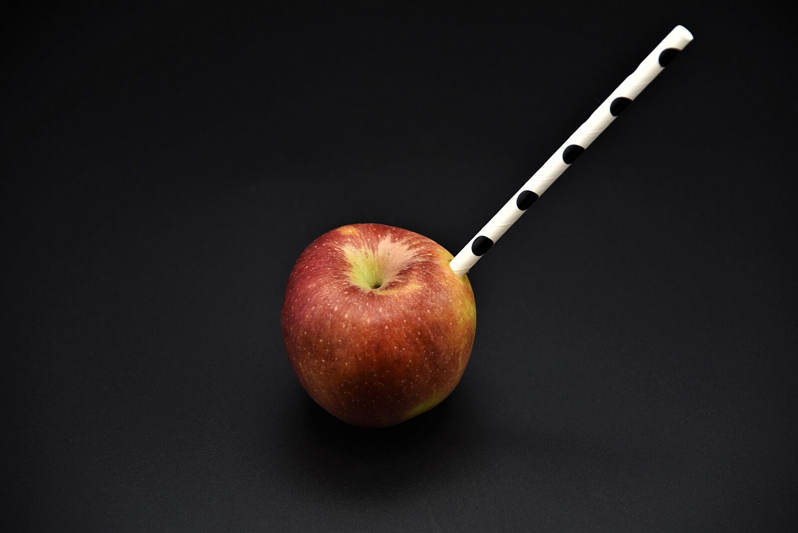 Nikon D750 sample photo. Apple, fruit, food photography