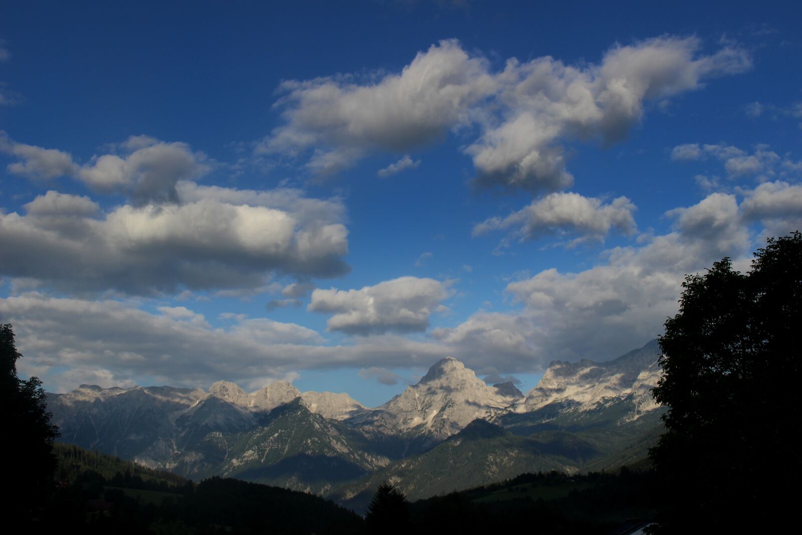 Canon EOS 100D (EOS Rebel SL1 / EOS Kiss X7) sample photo. Sky, mountains, blue photography