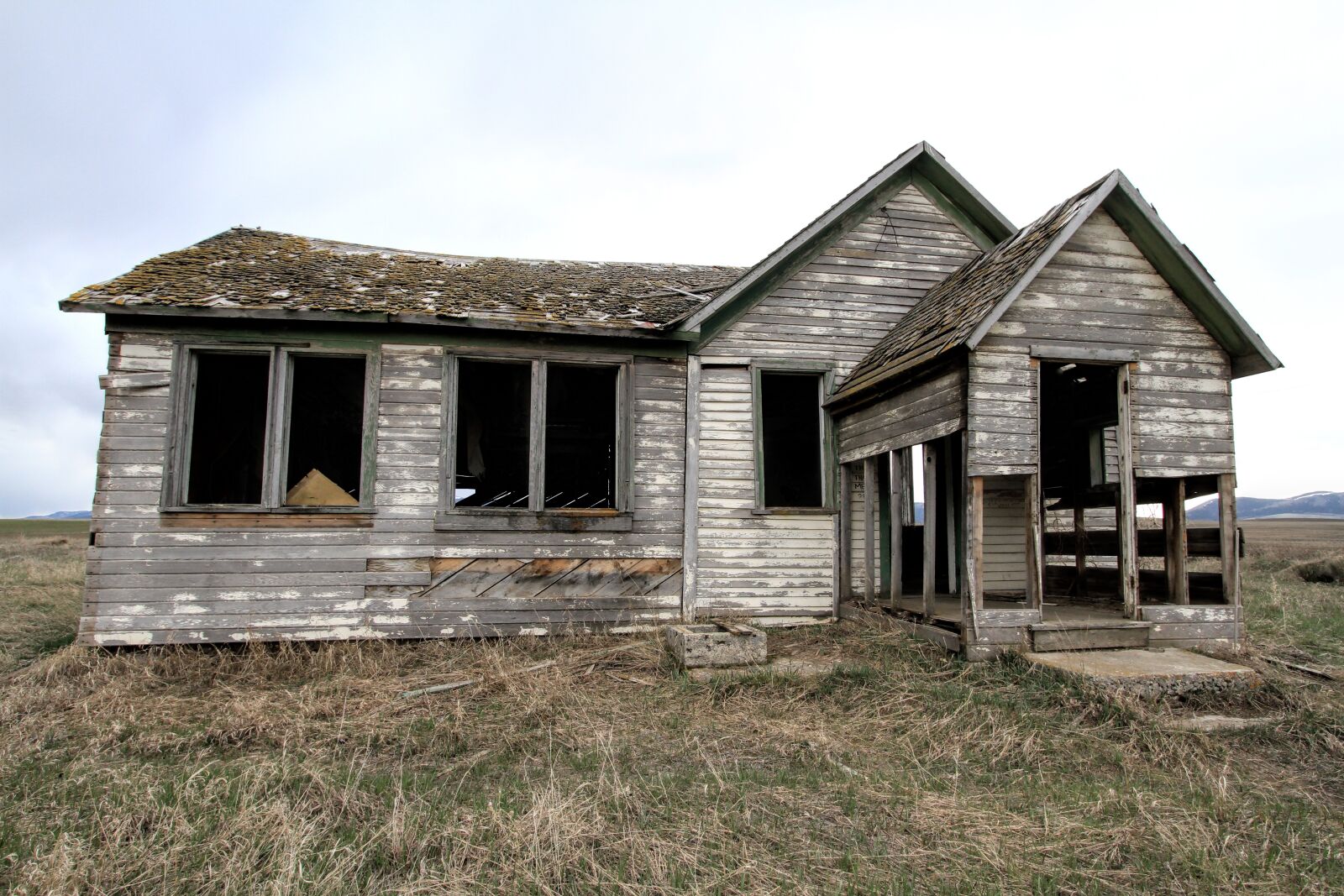 Canon EOS 7D sample photo. Old farm house, decay photography