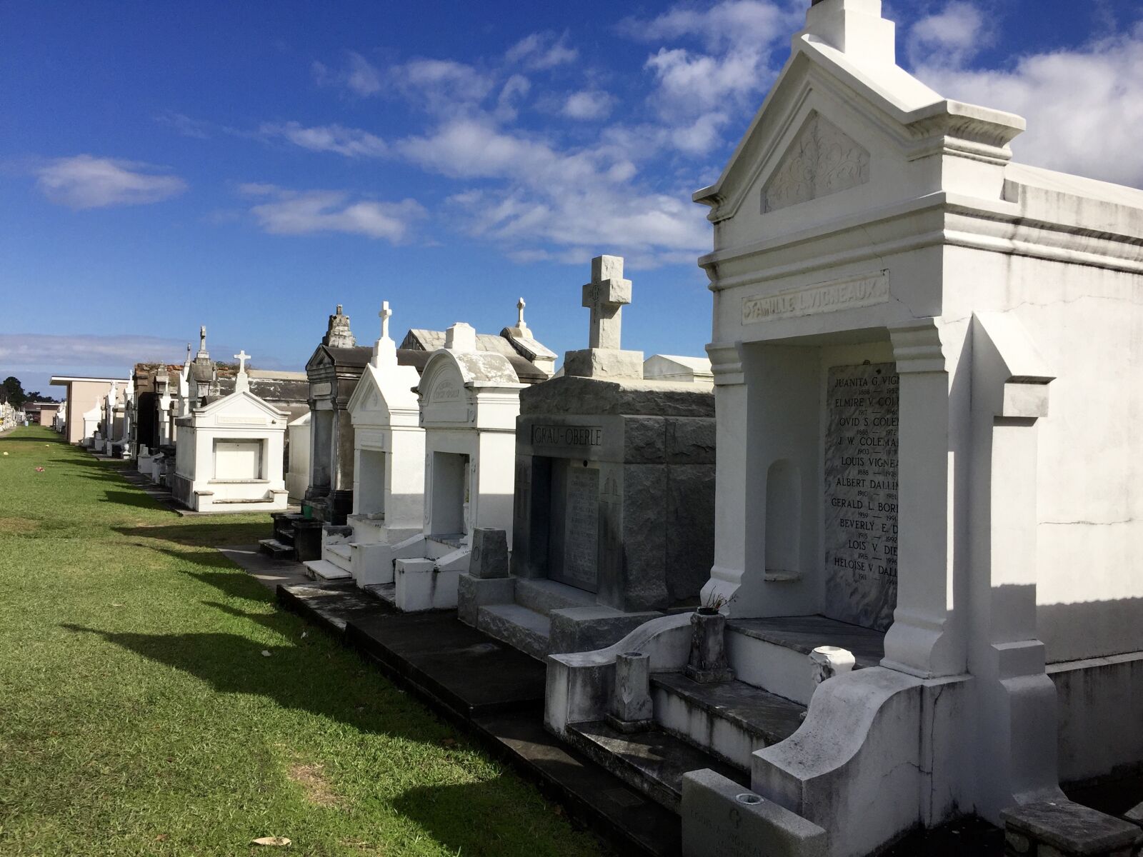 iPhone 6 Plus back camera 4.15mm f/2.2 sample photo. New orleans, cemetery, mausoleum photography