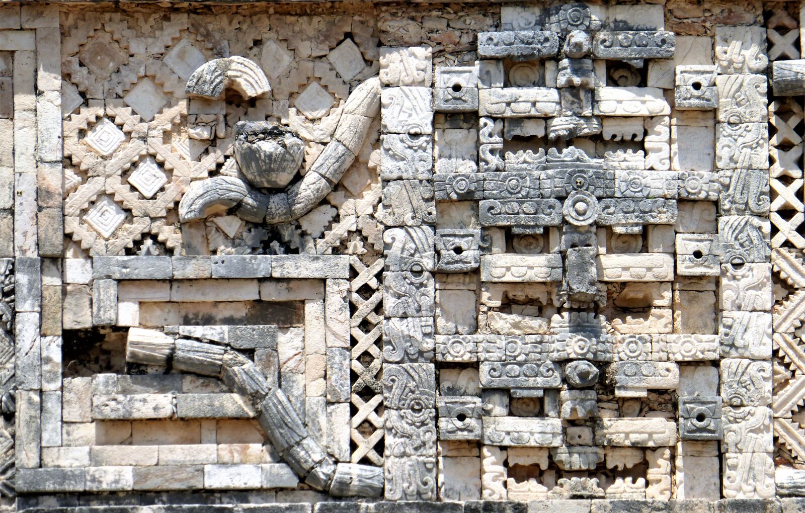 Panasonic Lumix DMC-ZS25 (Lumix DMC-TZ35) sample photo. Architecture, mexico, pierre photography