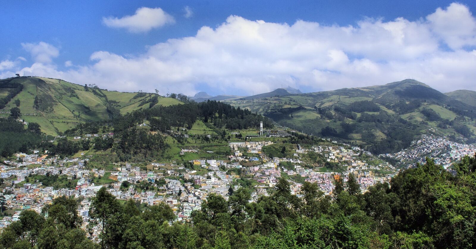 Pentax K200D sample photo. Ecuador, quito, volcano photography