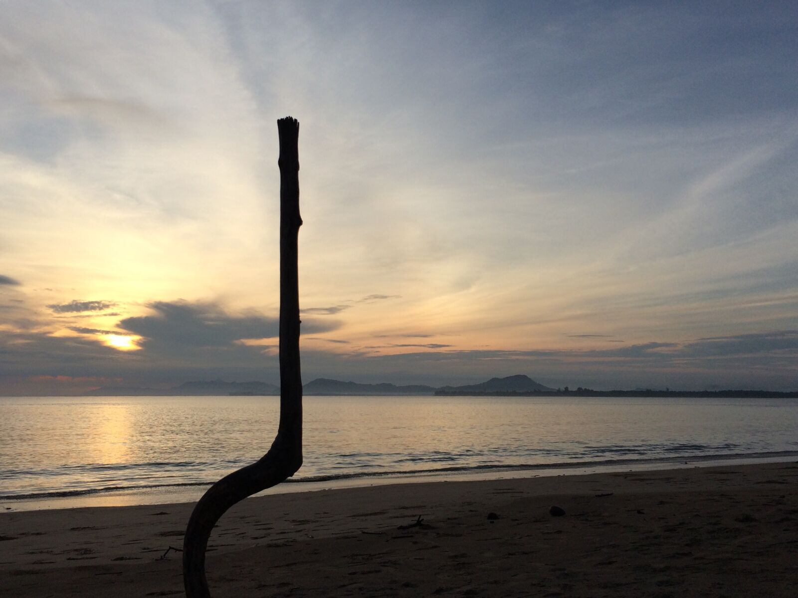iPhone 5s back camera 4.15mm f/2.2 sample photo. Beach, sunset, sea photography