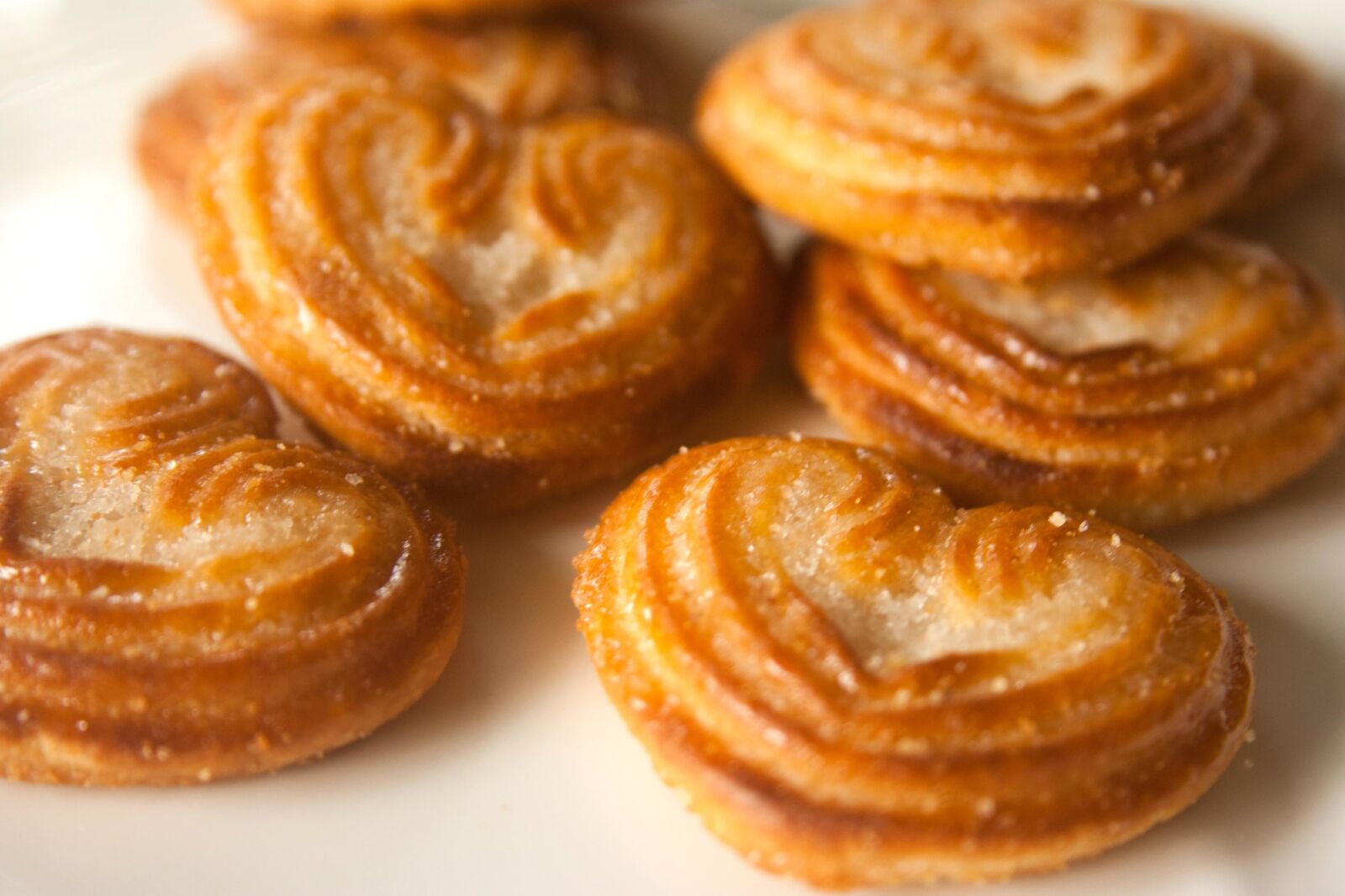 Canon EOS 1000D (EOS Digital Rebel XS / EOS Kiss F) sample photo. Sugar, heart, biscuit, bread photography