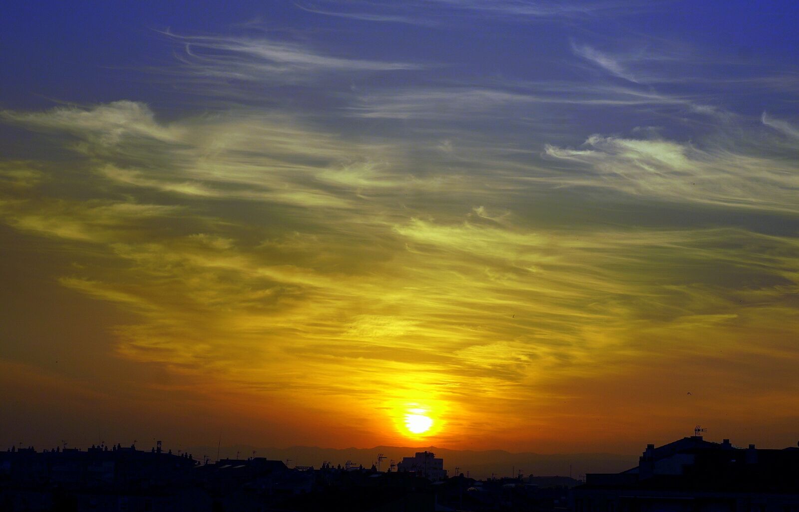 Sony a6000 sample photo. Dawn, sun, output sun photography