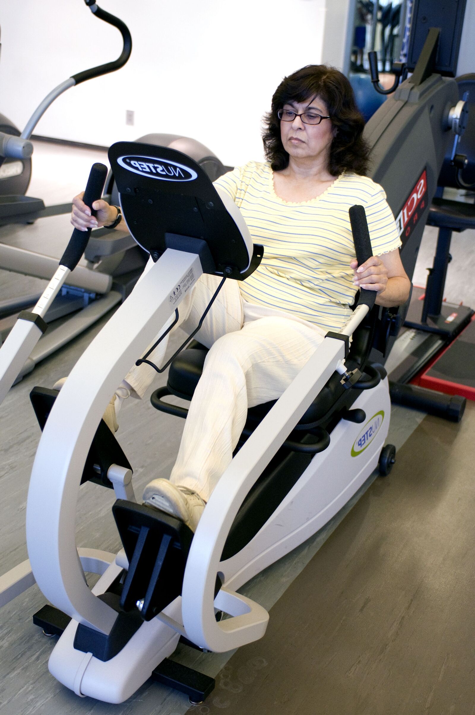 Nikon D300 sample photo. Woman, gym, body, exercise photography