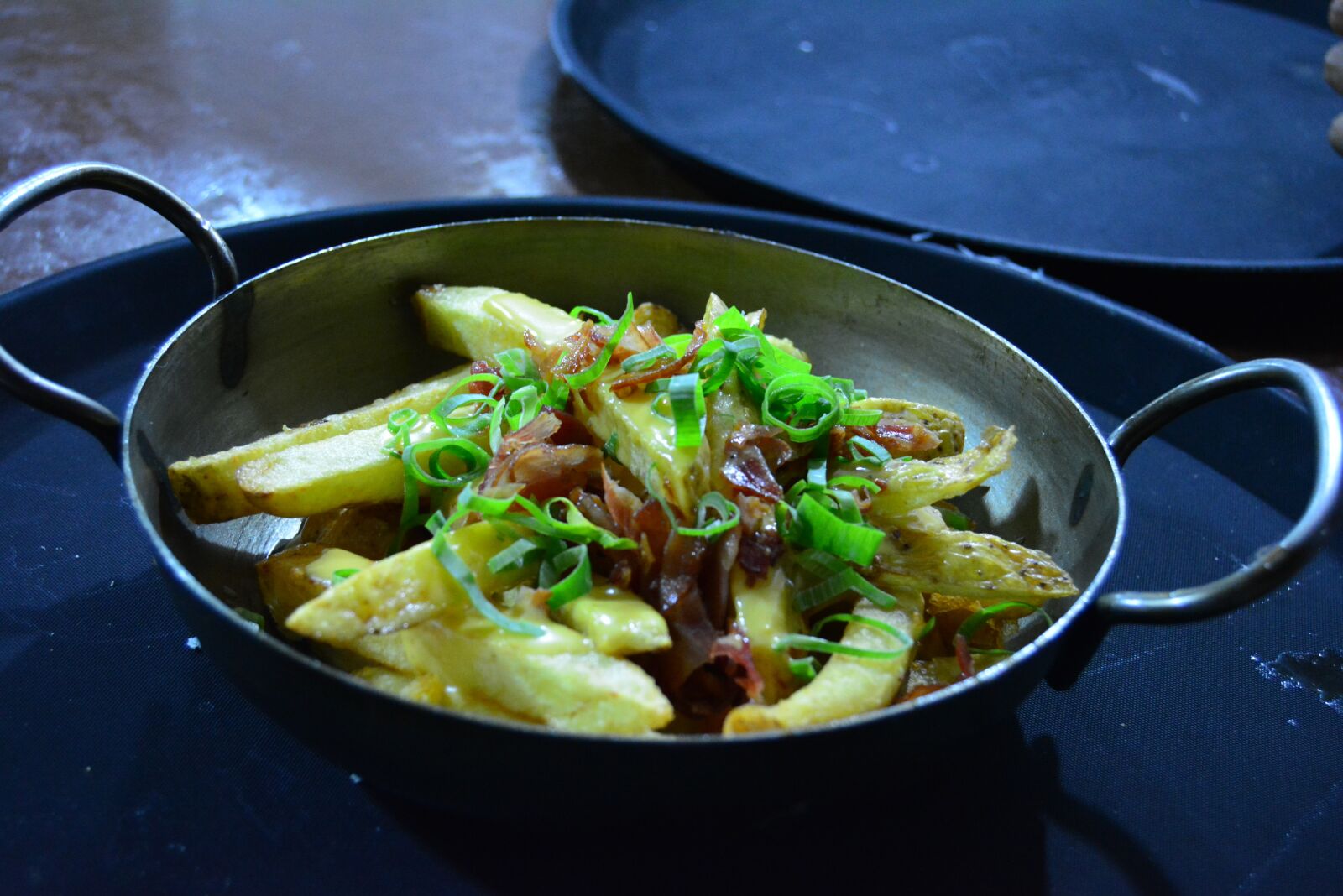 Nikon D5200 sample photo. Papas, salsa, service photography