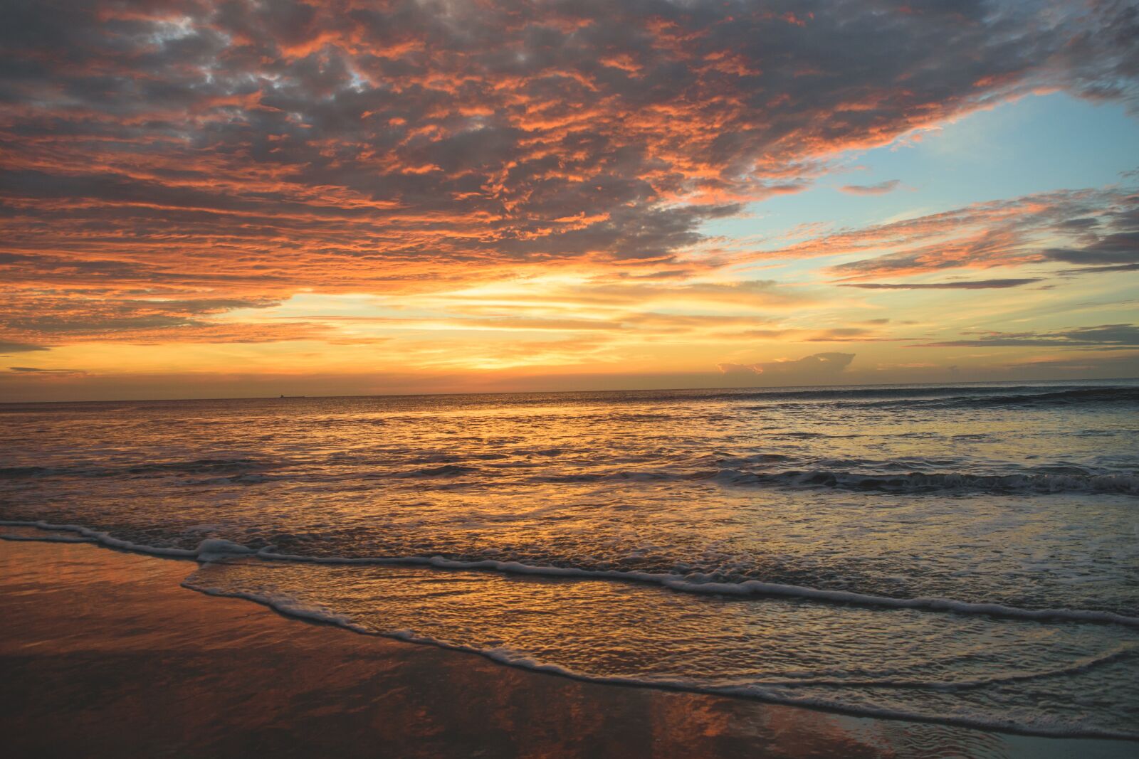 Nikon D3300 sample photo. Beach, cloudy, coast photography