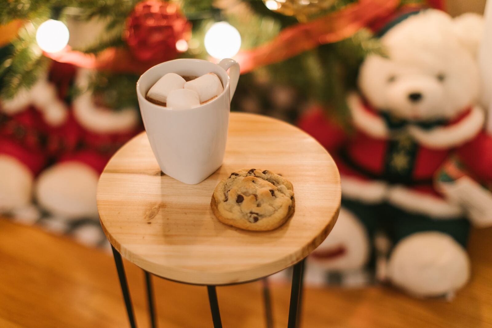 Canon EF 50mm F1.2L USM sample photo. Christmas, christmas cookies, hot photography